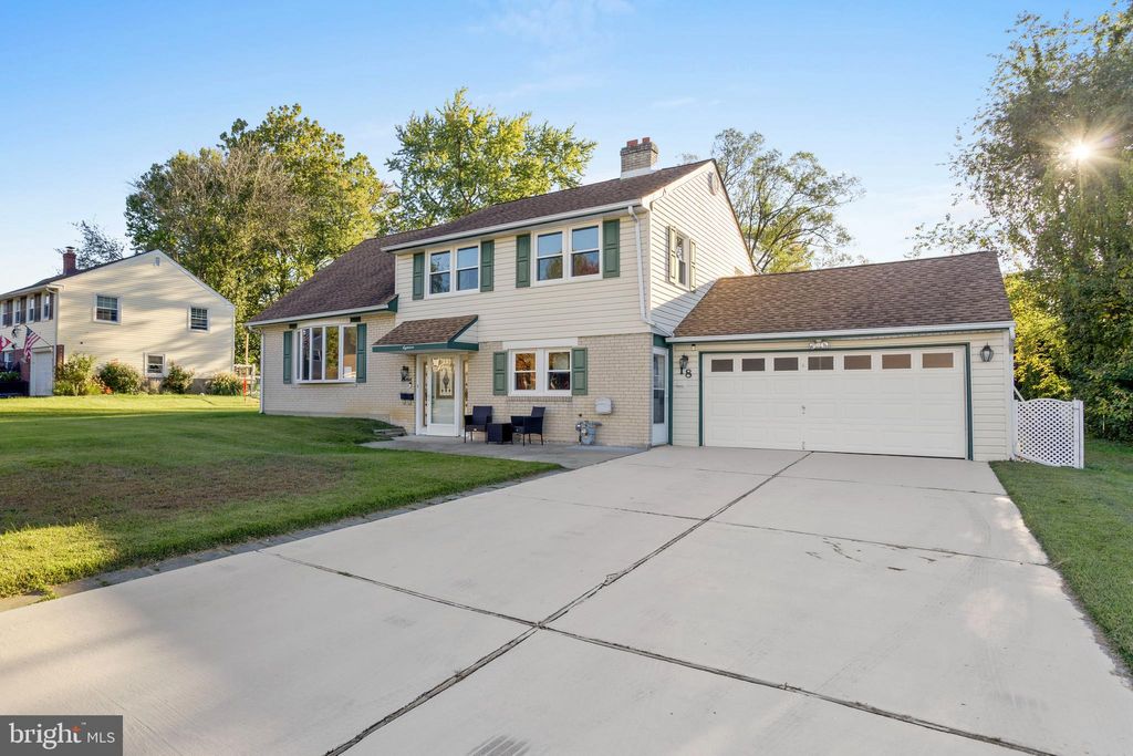 Photo of 18 Cobblestone Lane, ASTON, PA 19014 (MLS # PADE2101952)