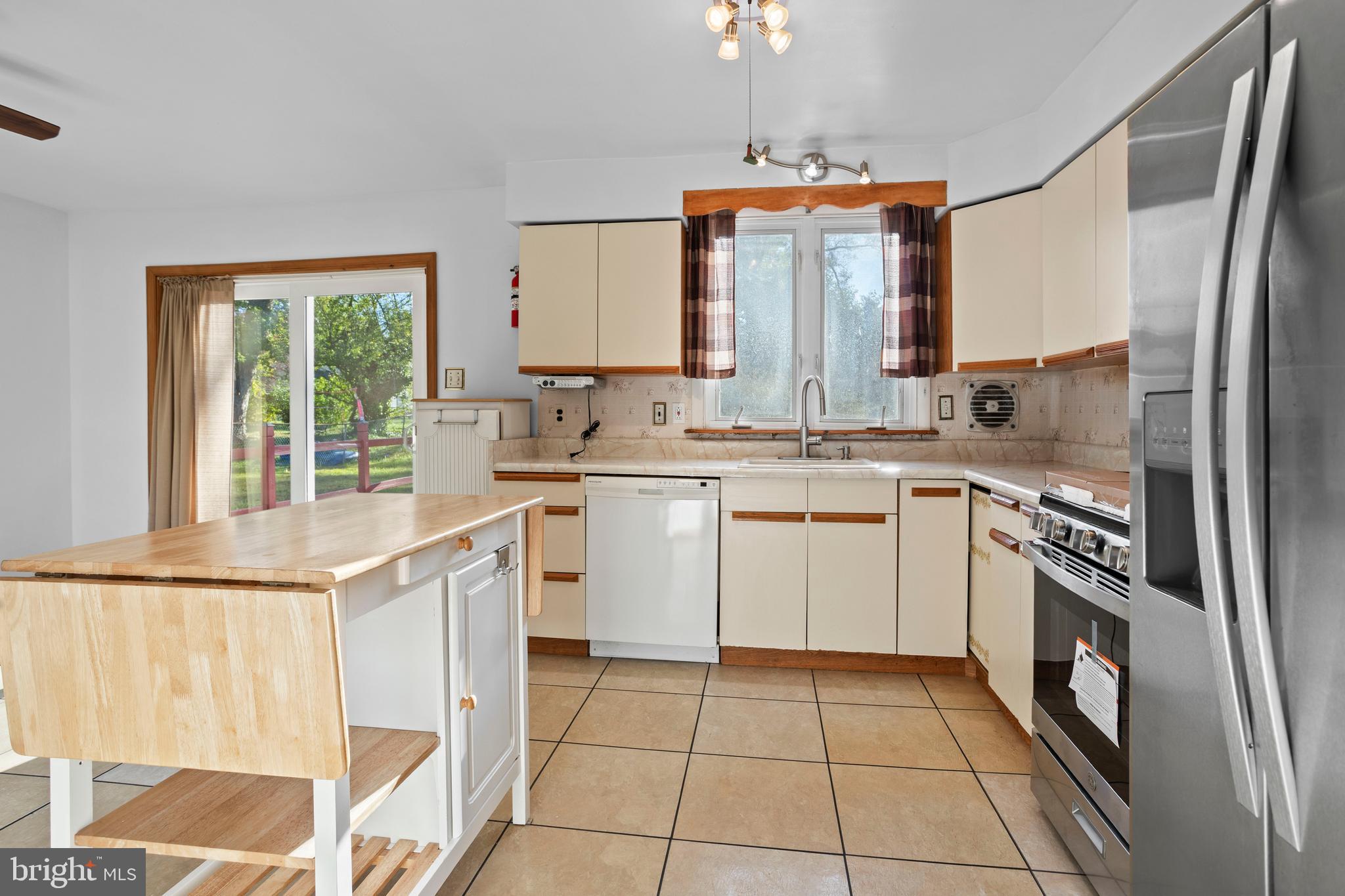 WOODBROOK - Residential Lease