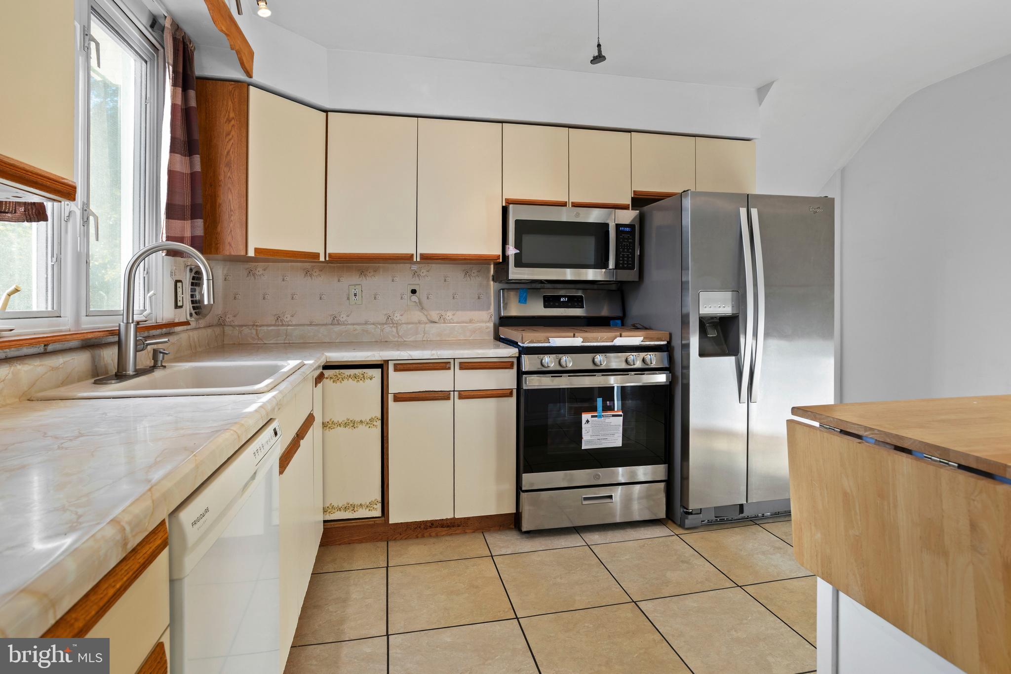 WOODBROOK - Residential Lease