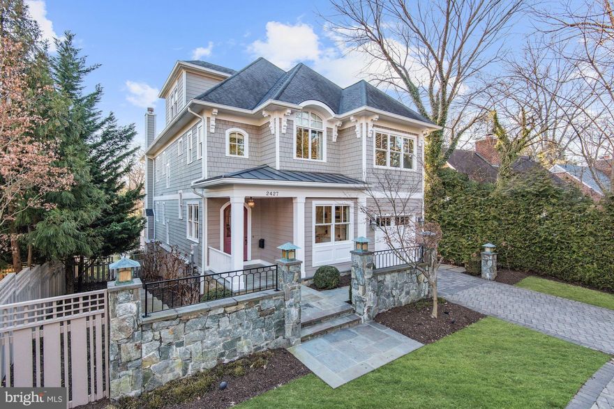 Impeccably built & maintained Craftsman home set on sprawling, over 1/4 acre lot backing to parkland. Gracious & elegant 6700SF flrpln w/ nearly 10' ceilings. Impressively scaled principal rms flooded w/light thru walls of windows capturing gorgeous vistas. 6 BR stes. Huge LL Party Rm w/wet bar walks out to extensive tiered terraces surrounding heated pool throughout manicured gardens. Generator.