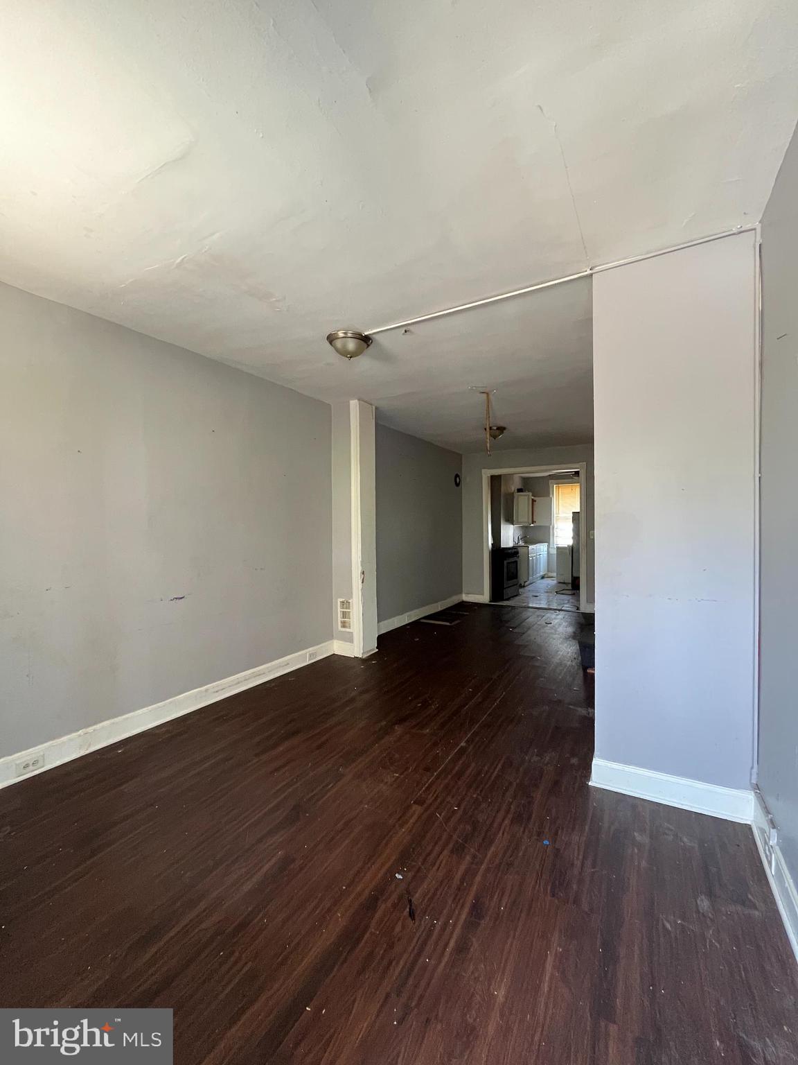 ELWOOD PARK - Residential