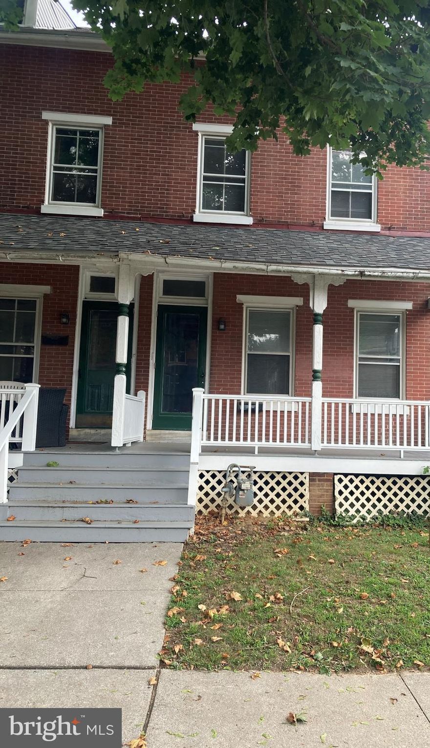 PREMIUM LOCATION FEATURES 4 bedroom townhouse style living with covered front porch, large fenced yard and off-street parking in popular West Chester Borough.  Pets case by case.                                                                                                
                                      Come to West Chester-THE NEW DESTINATION!!!