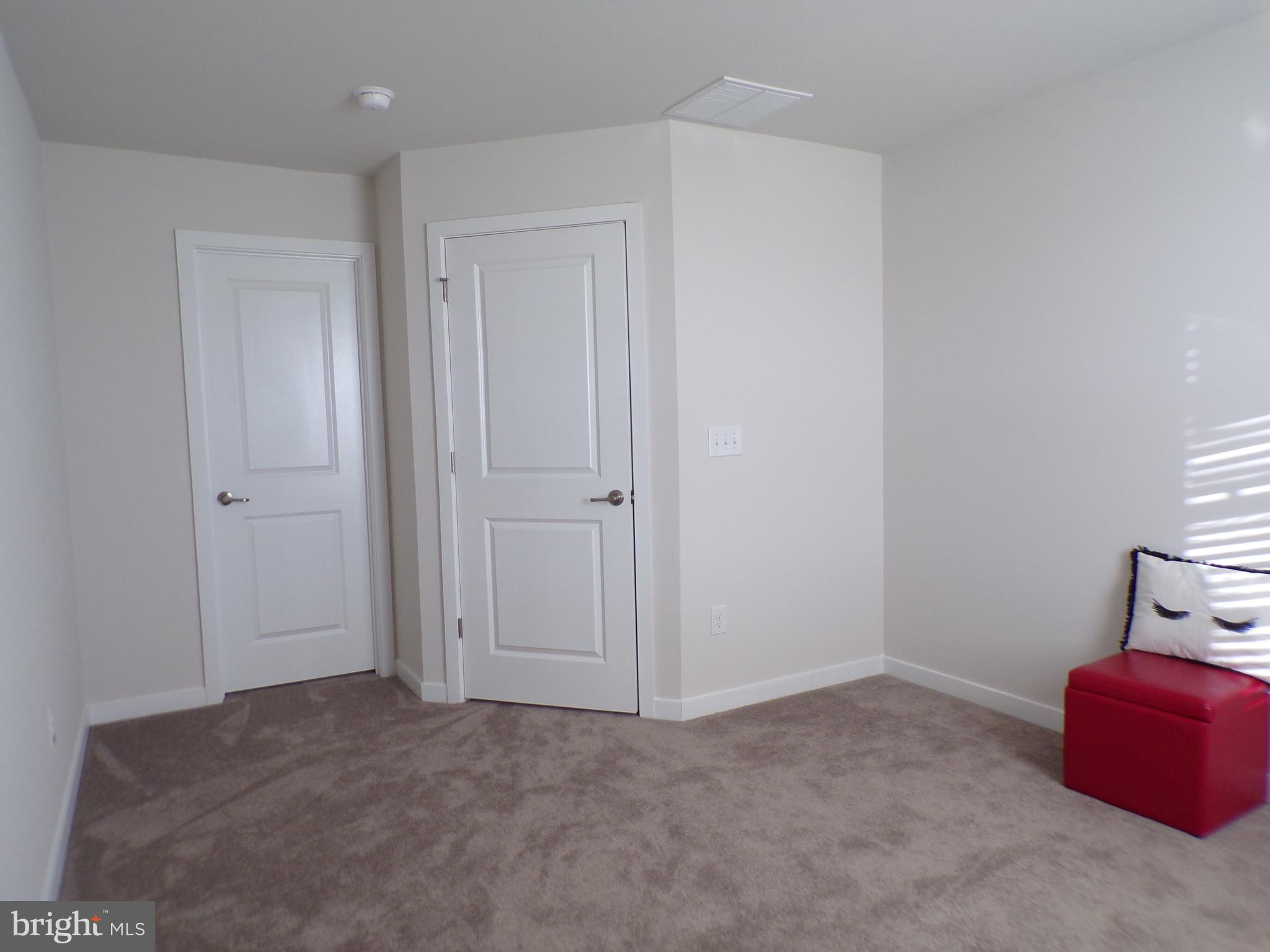 VENUE AT SMITHVILLE GREENE - Residential