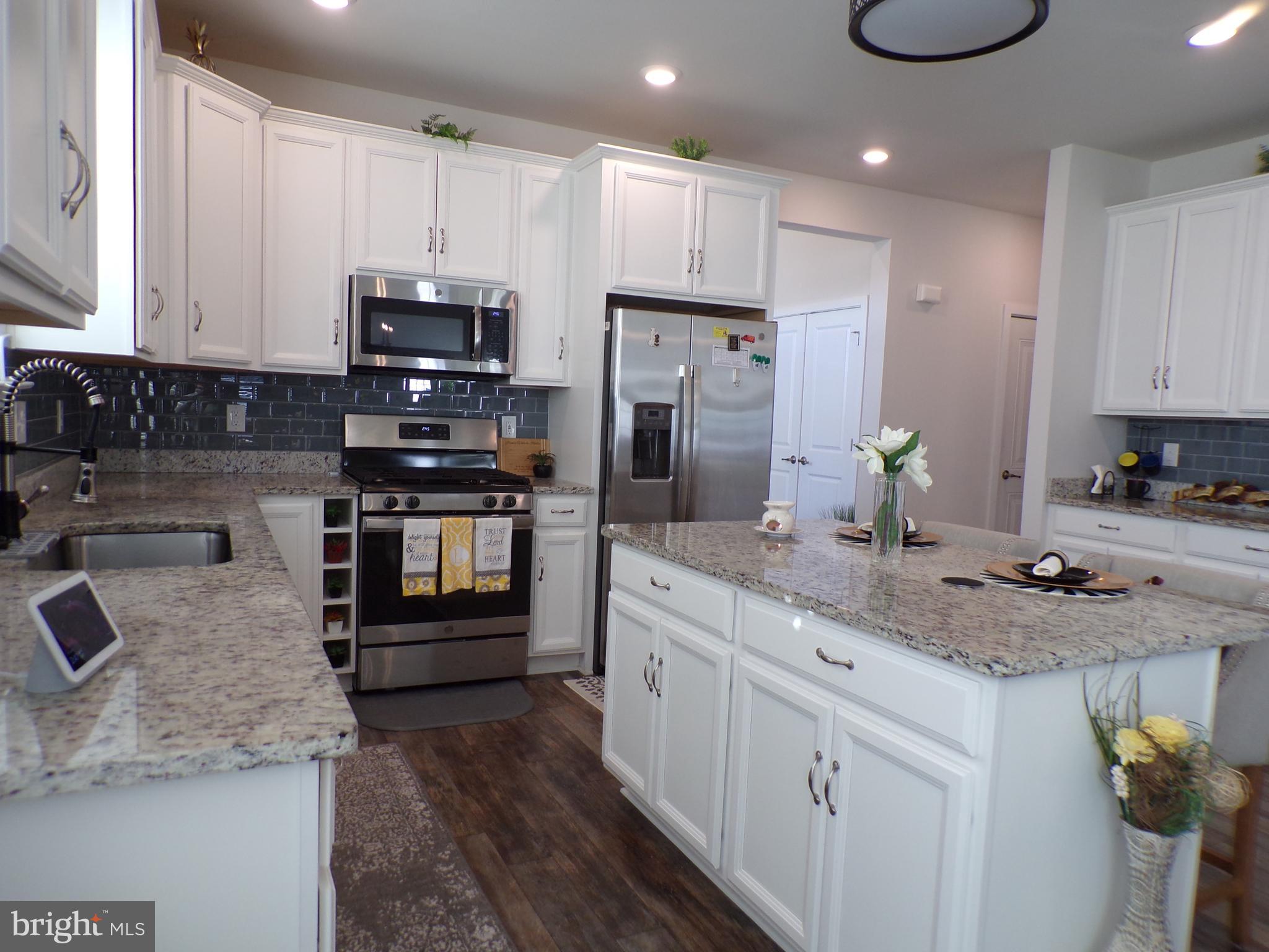 VENUE AT SMITHVILLE GREENE - Residential