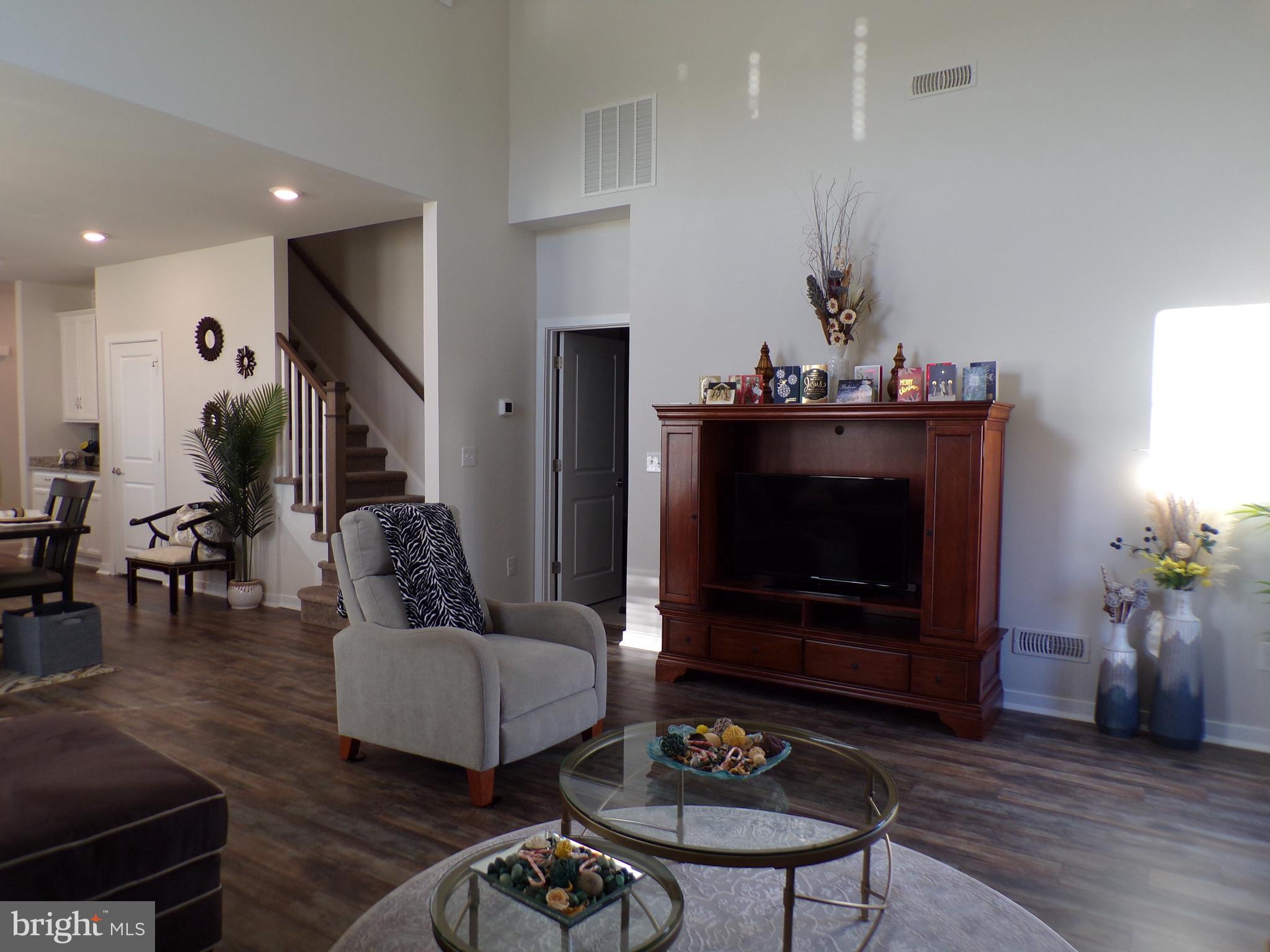 VENUE AT SMITHVILLE GREENE - Residential