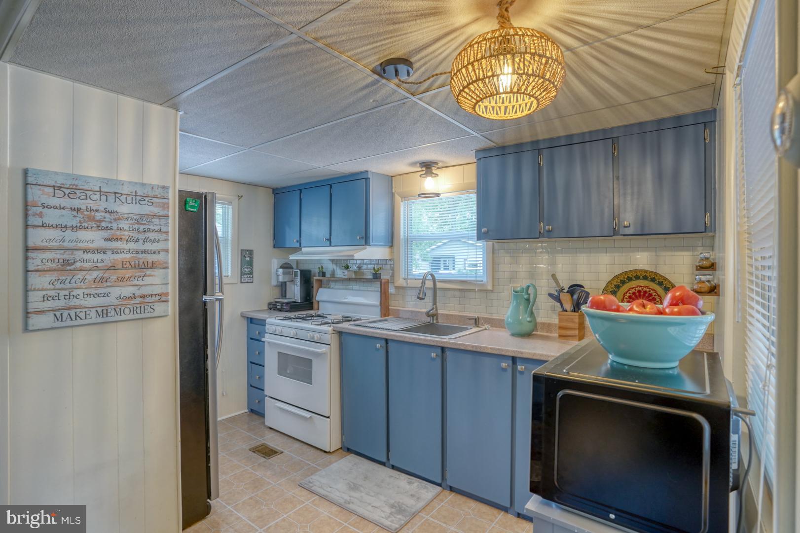 SUN RETREATS REHOBOTH BAY - Residential