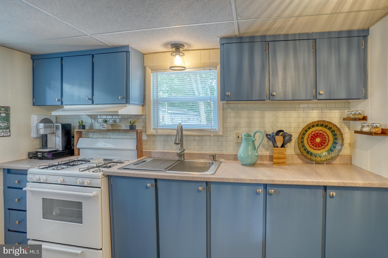 SUN RETREATS REHOBOTH BAY - Residential