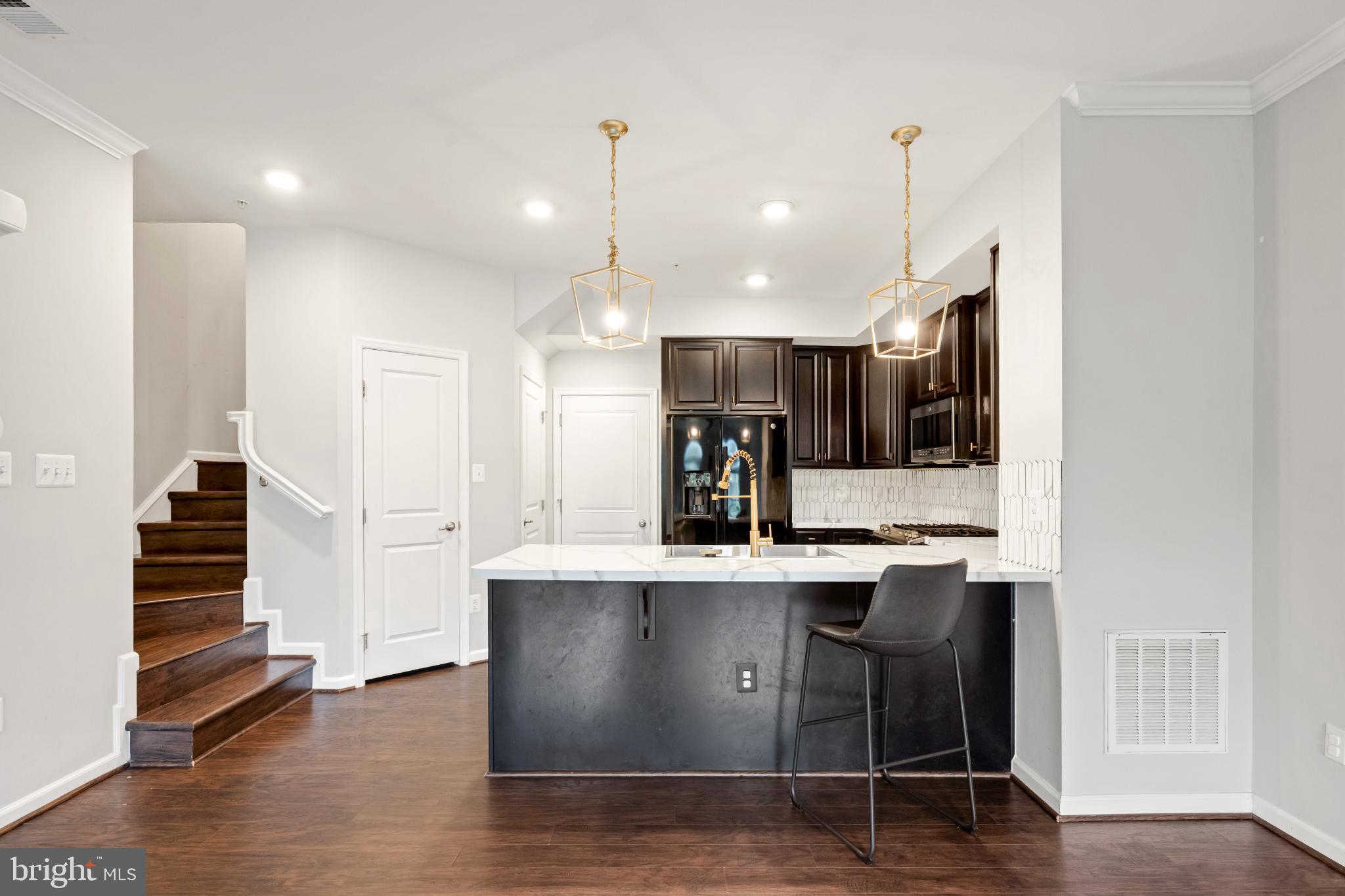 OAKDALE VILLAGE - Residential Lease