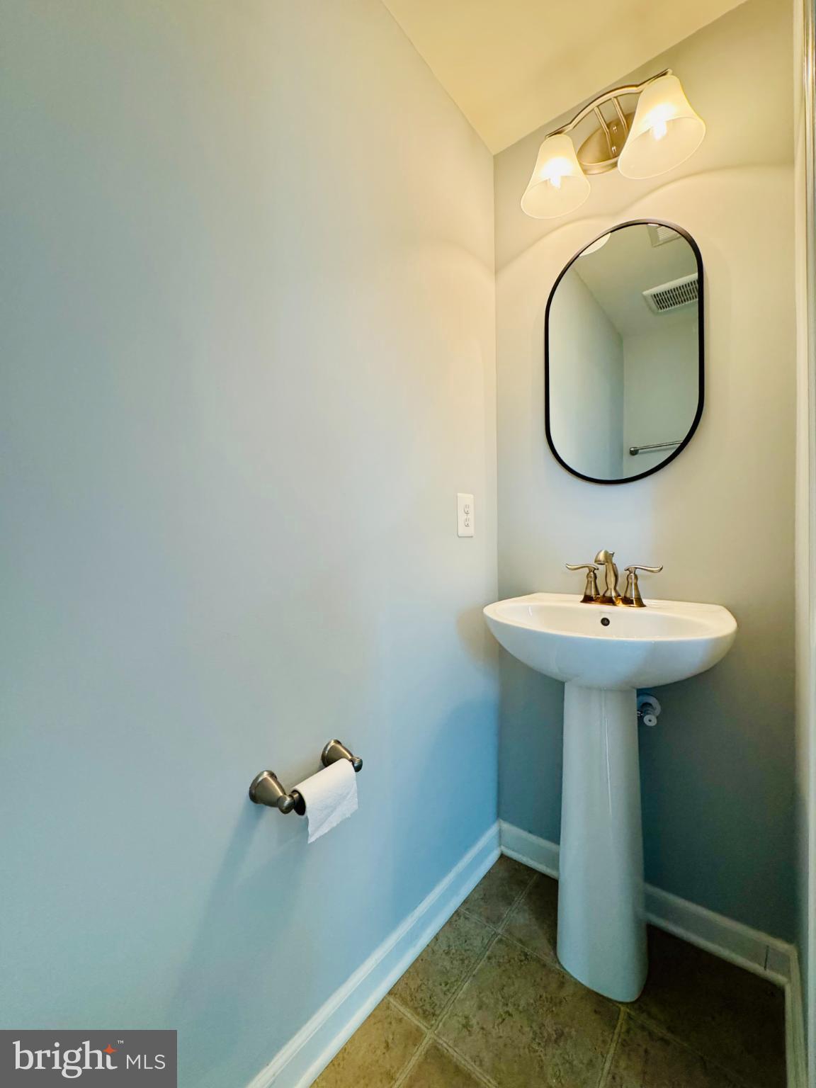 OAKDALE VILLAGE - Residential Lease