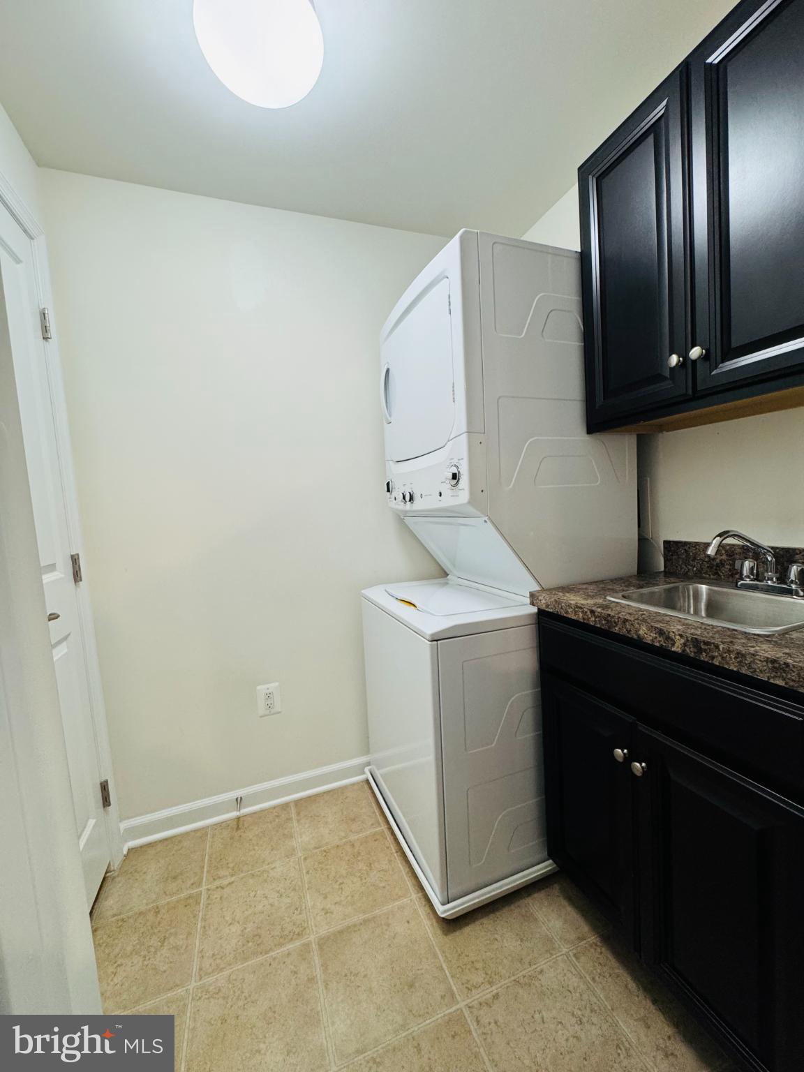 OAKDALE VILLAGE - Residential Lease