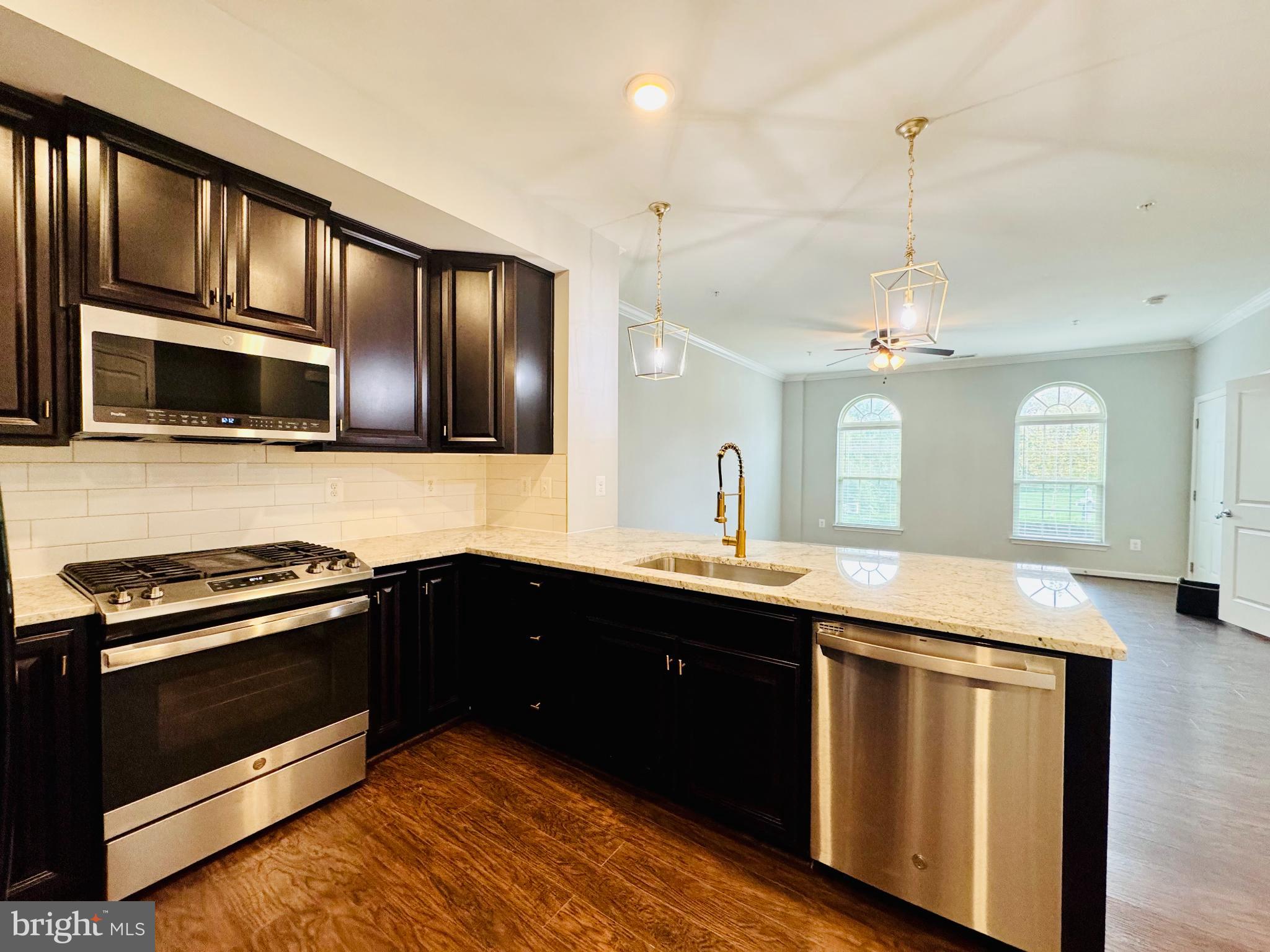 OAKDALE VILLAGE - Residential Lease