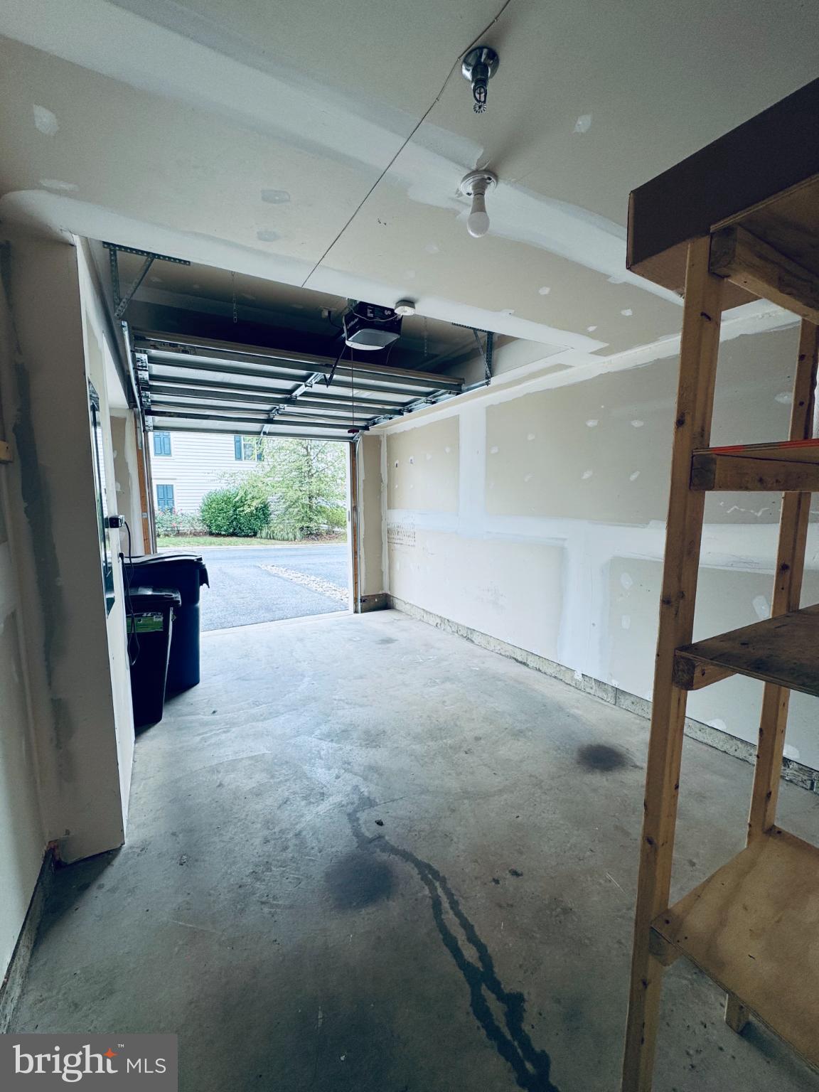 OAKDALE VILLAGE - Residential Lease