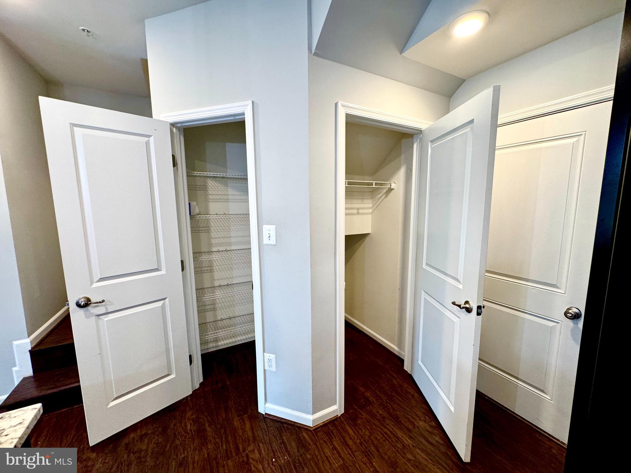 OAKDALE VILLAGE - Residential Lease