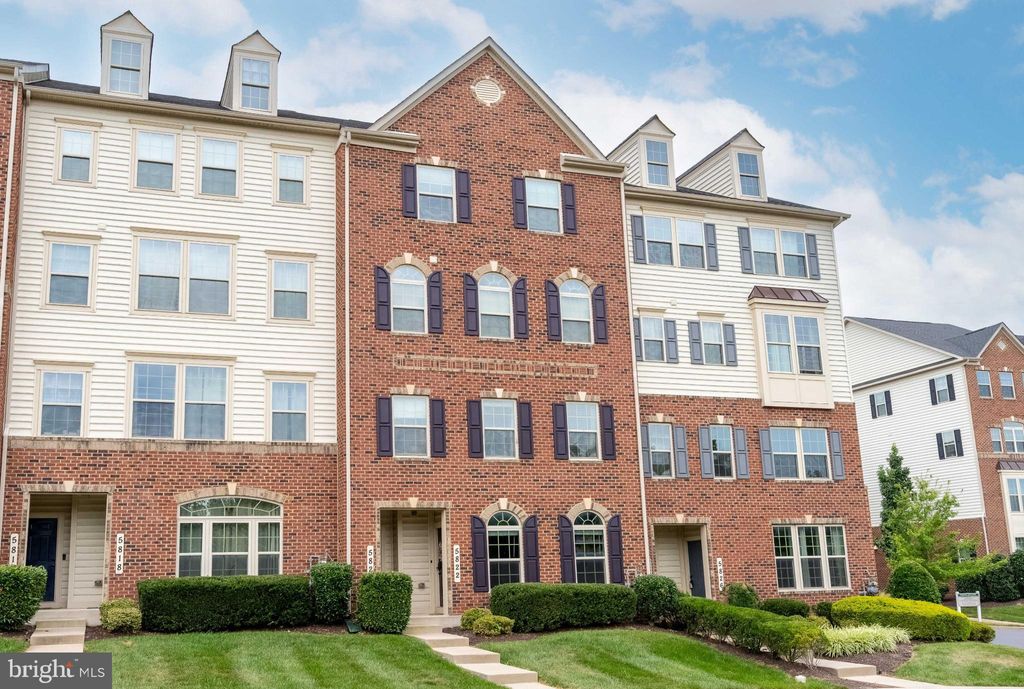 Photo of 5822 Oakdale Village Rd, IJAMSVILLE, MD 21754 (MLS # MDFR2072684)