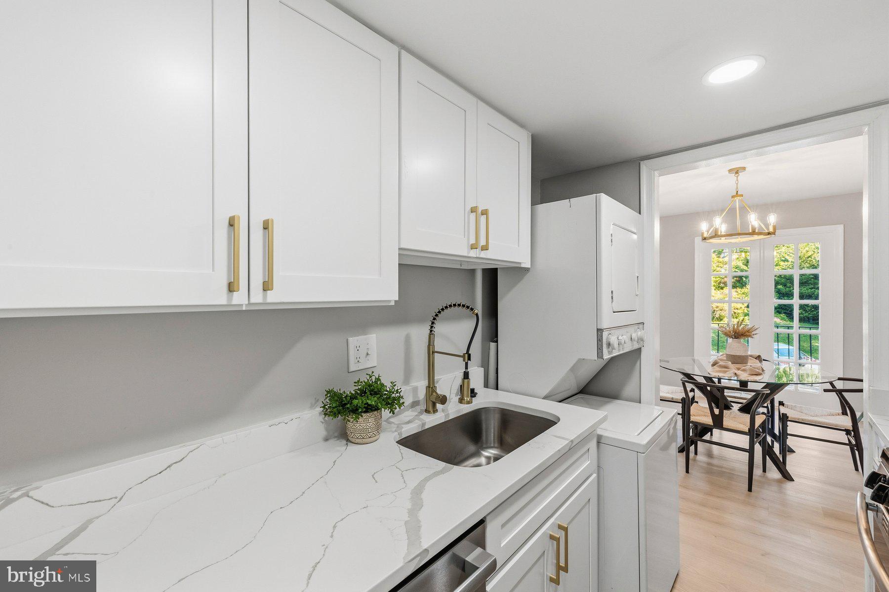 WOODSIDE VILLAGE - Residential