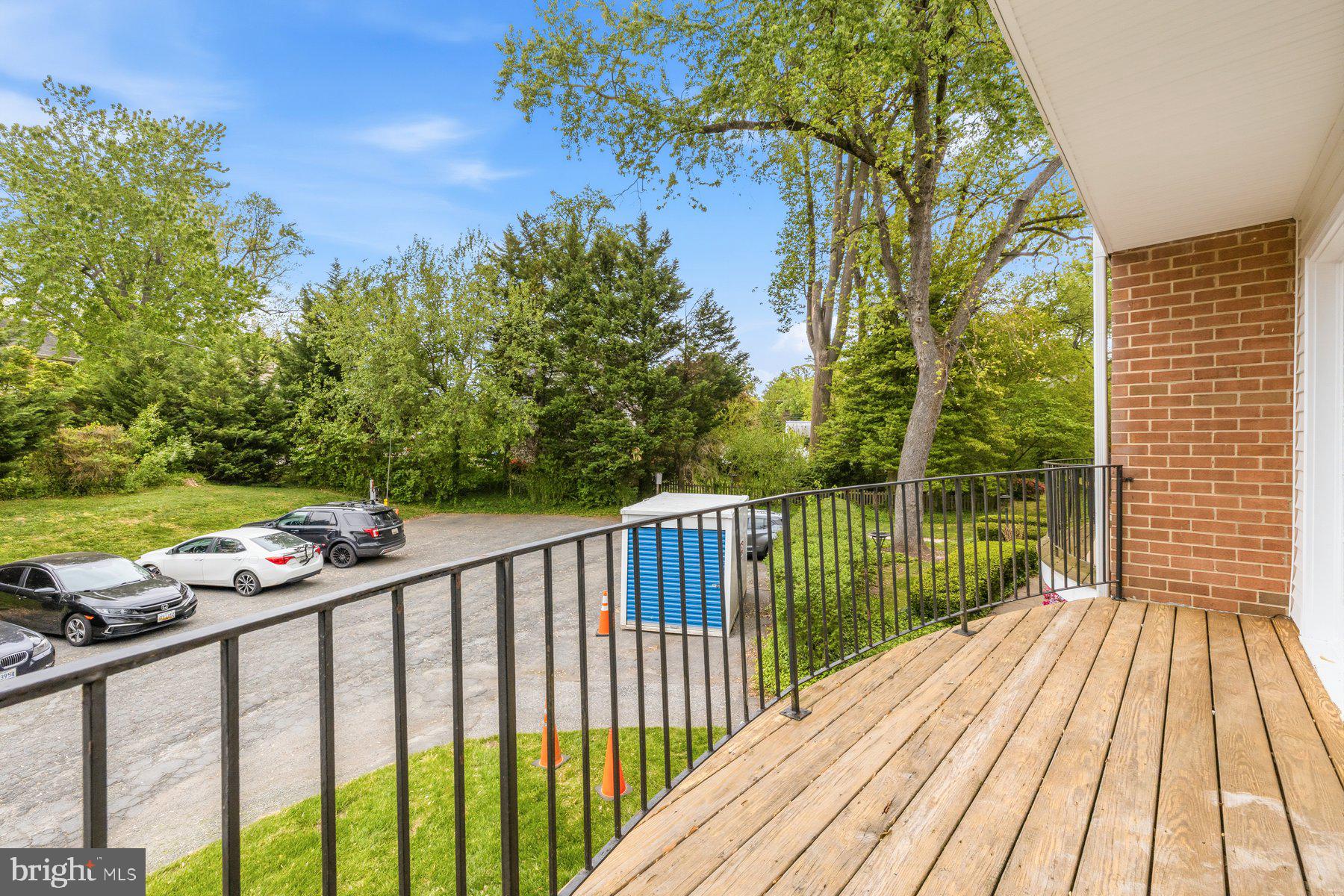 WOODSIDE VILLAGE - Residential