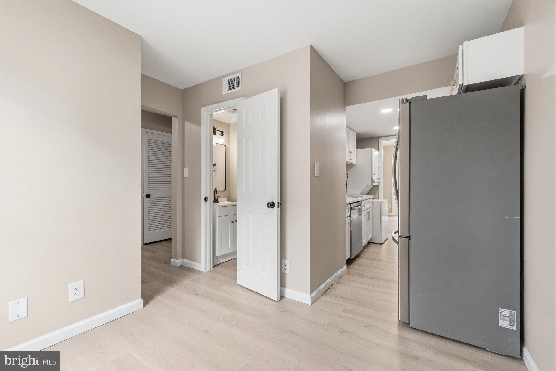 WOODSIDE VILLAGE - Residential