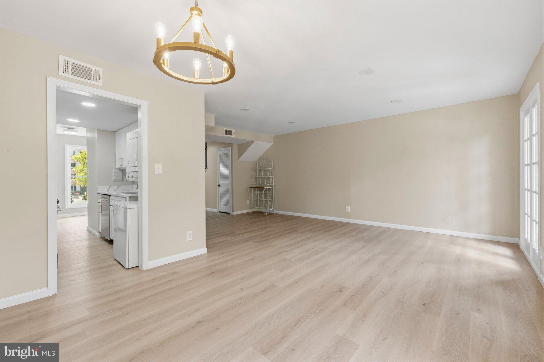 WOODSIDE VILLAGE - Residential