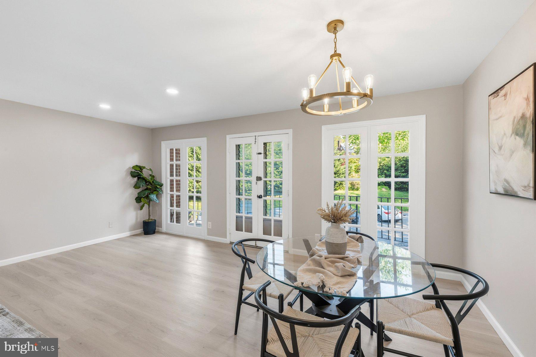 WOODSIDE VILLAGE - Residential