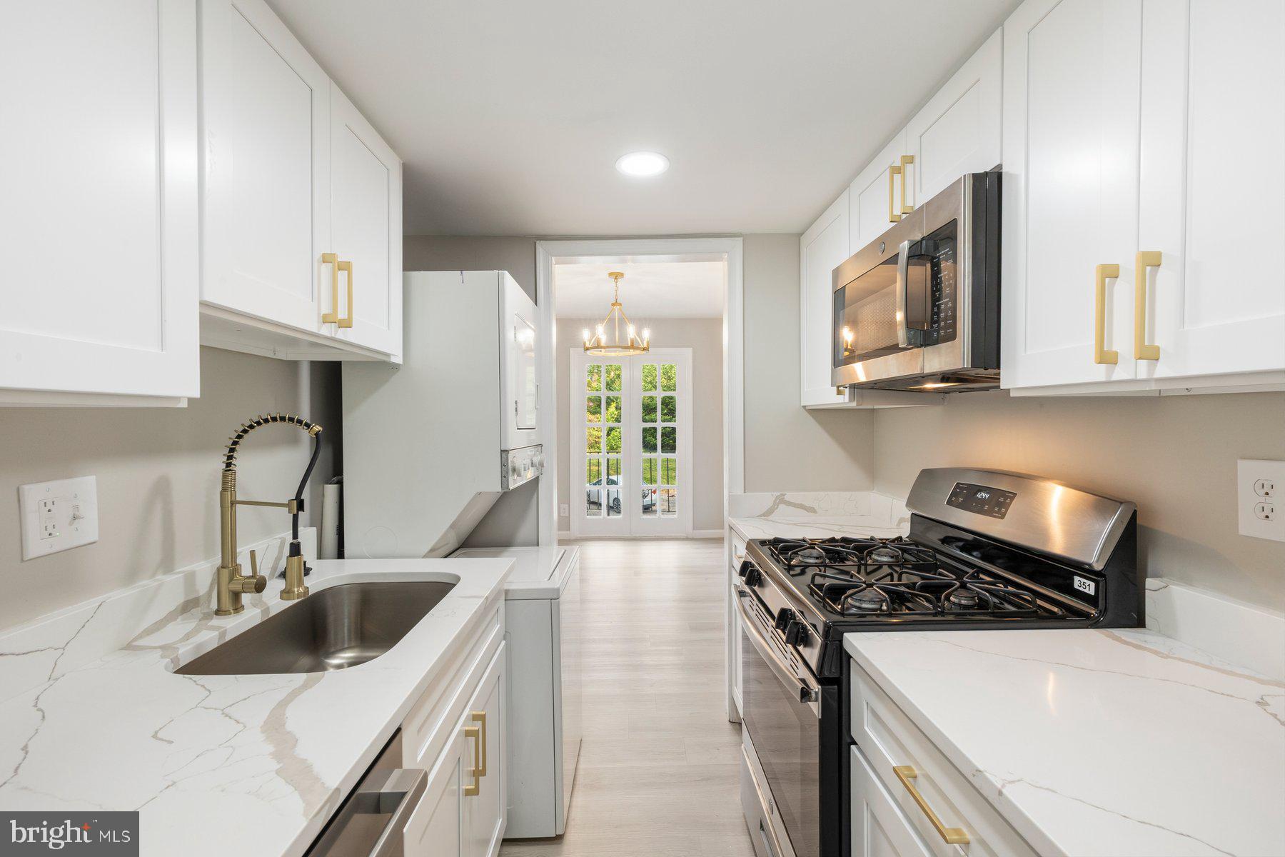 WOODSIDE VILLAGE - Residential