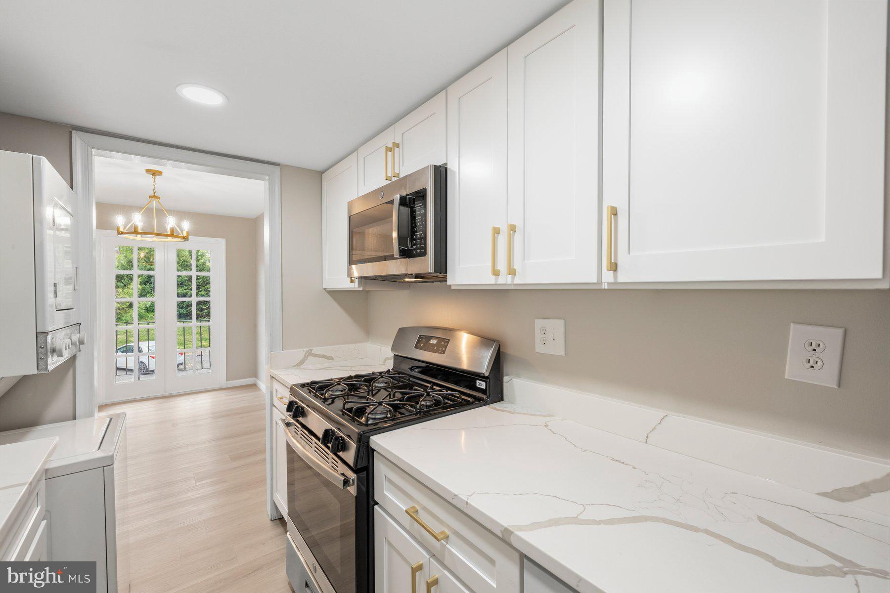 WOODSIDE VILLAGE - Residential