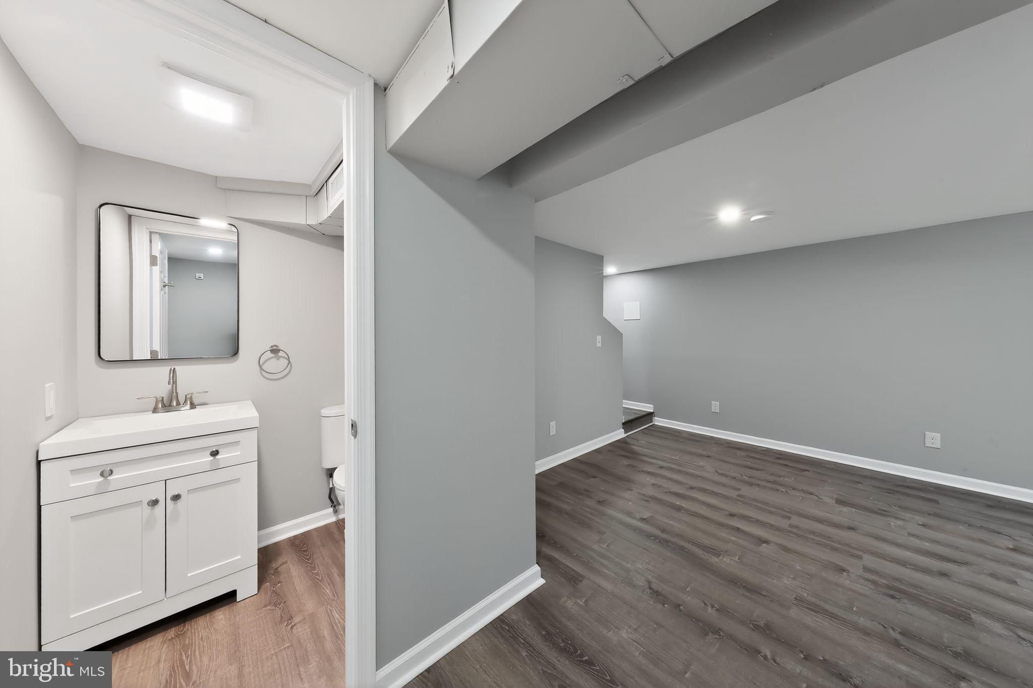 COLLINS PARK - Residential