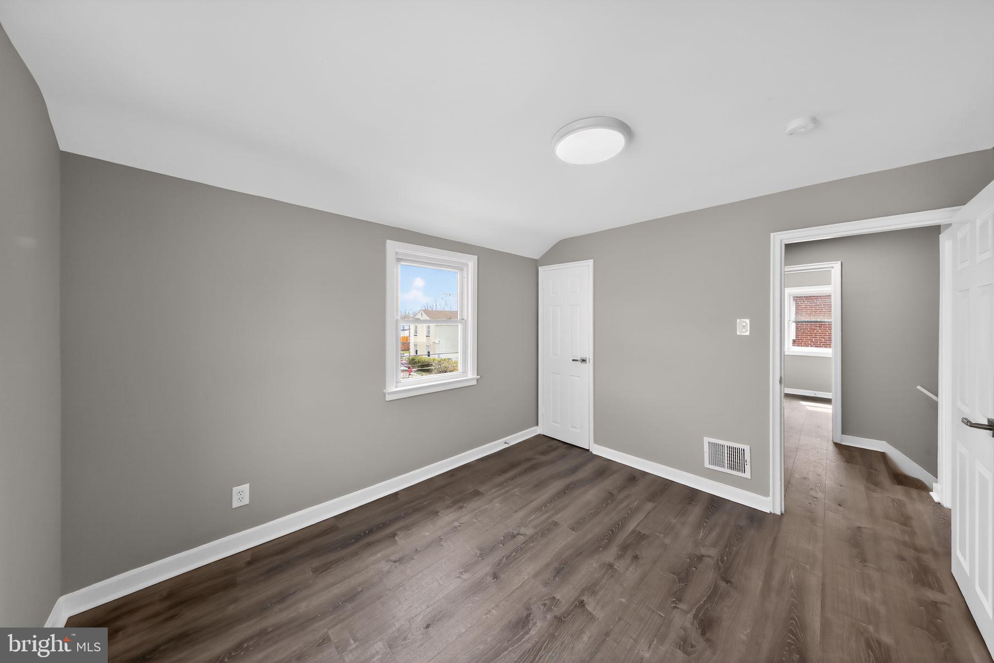 COLLINS PARK - Residential