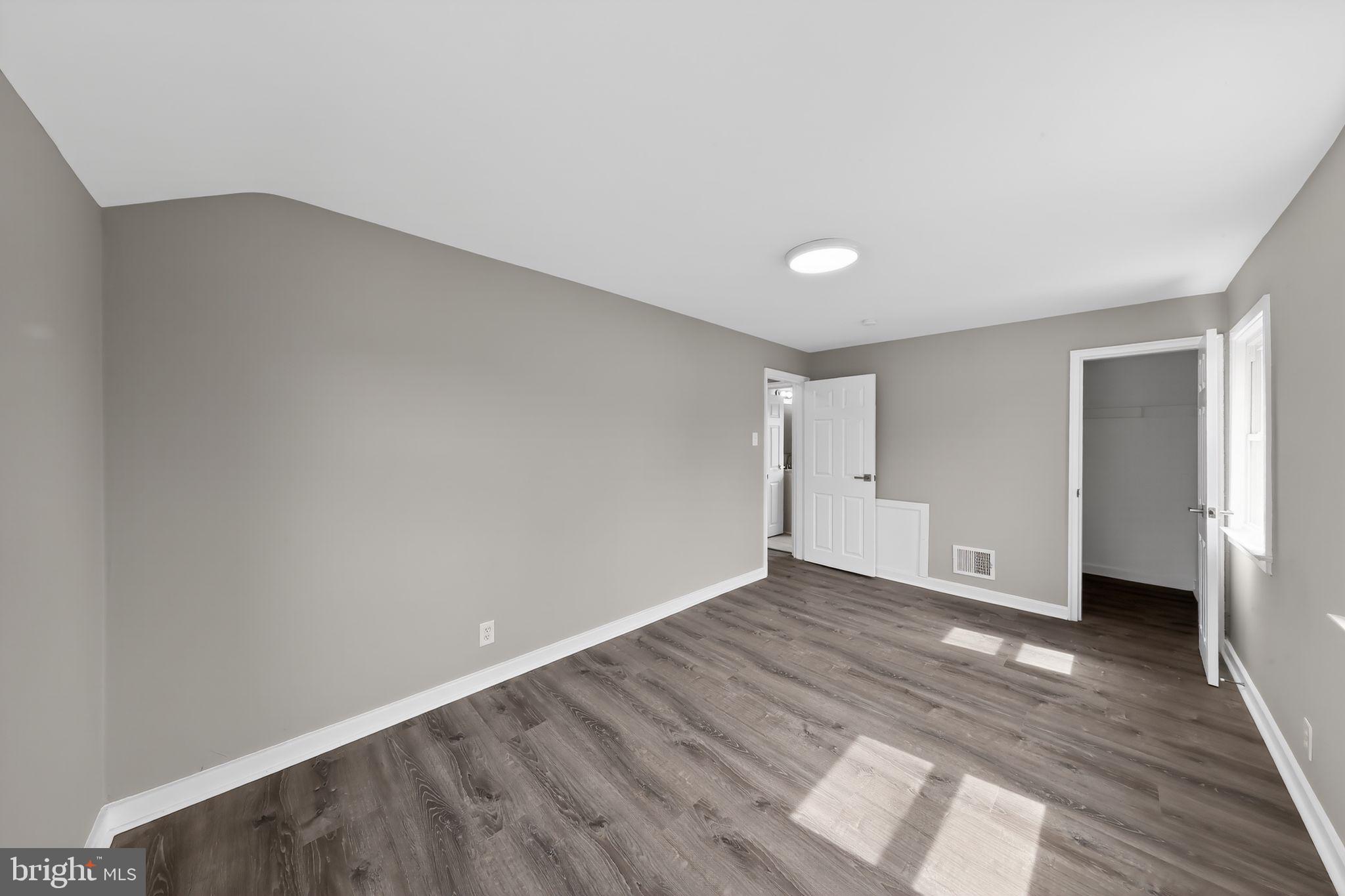 COLLINS PARK - Residential