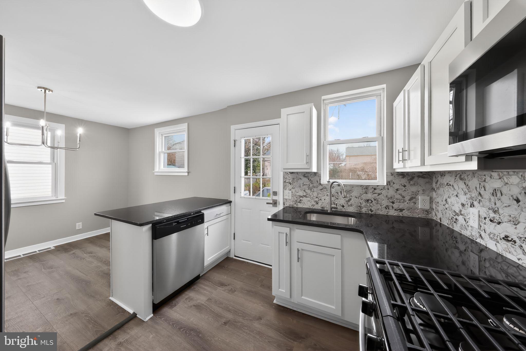 COLLINS PARK - Residential