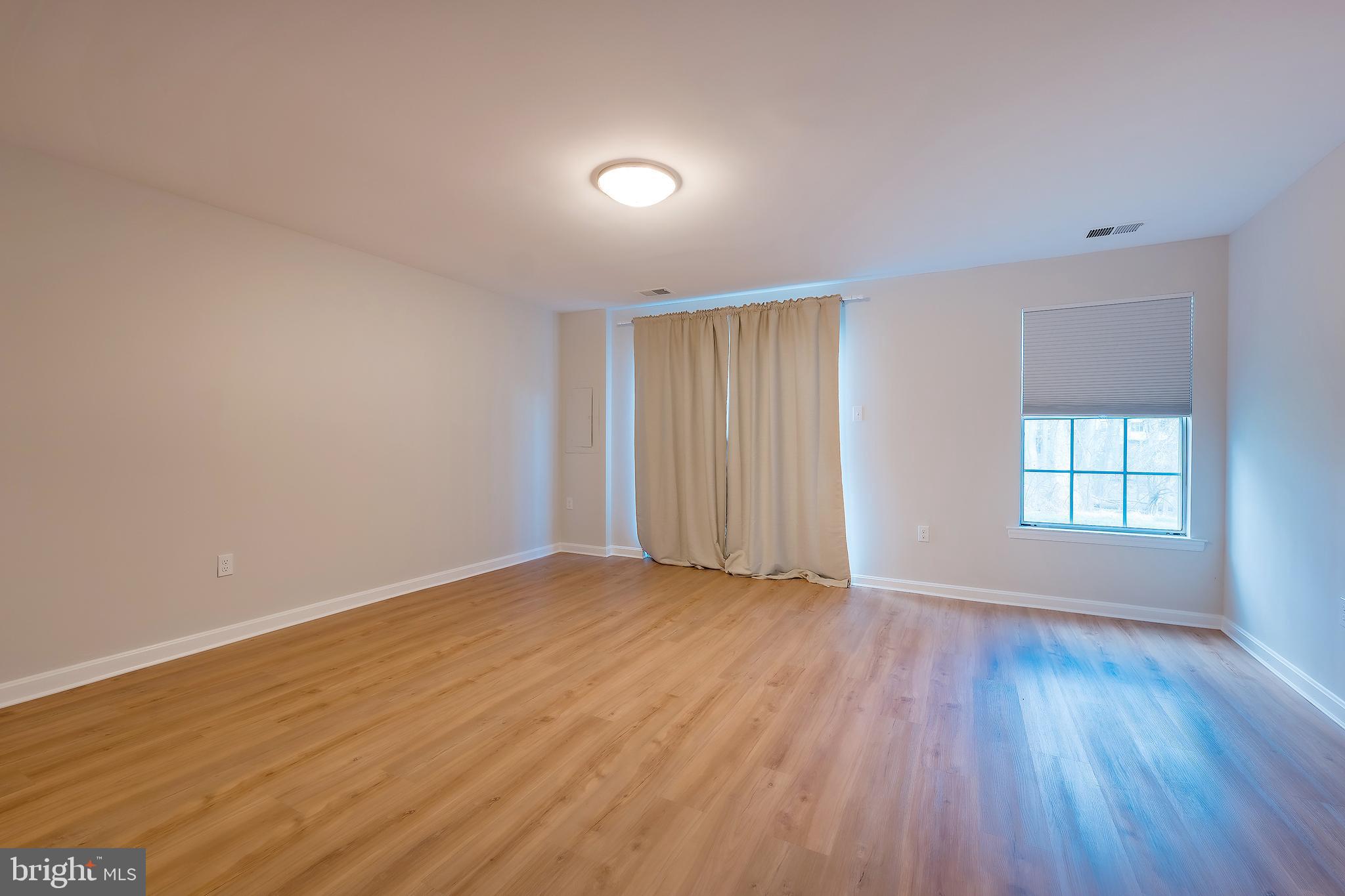 SILVER SPRING - Residential Lease