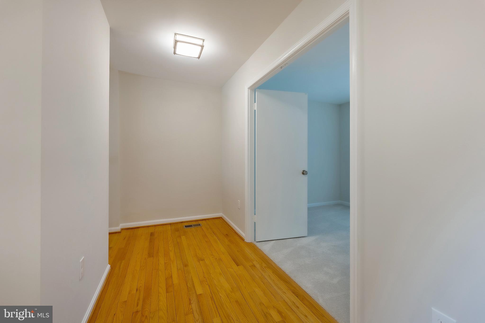 SILVER SPRING - Residential Lease