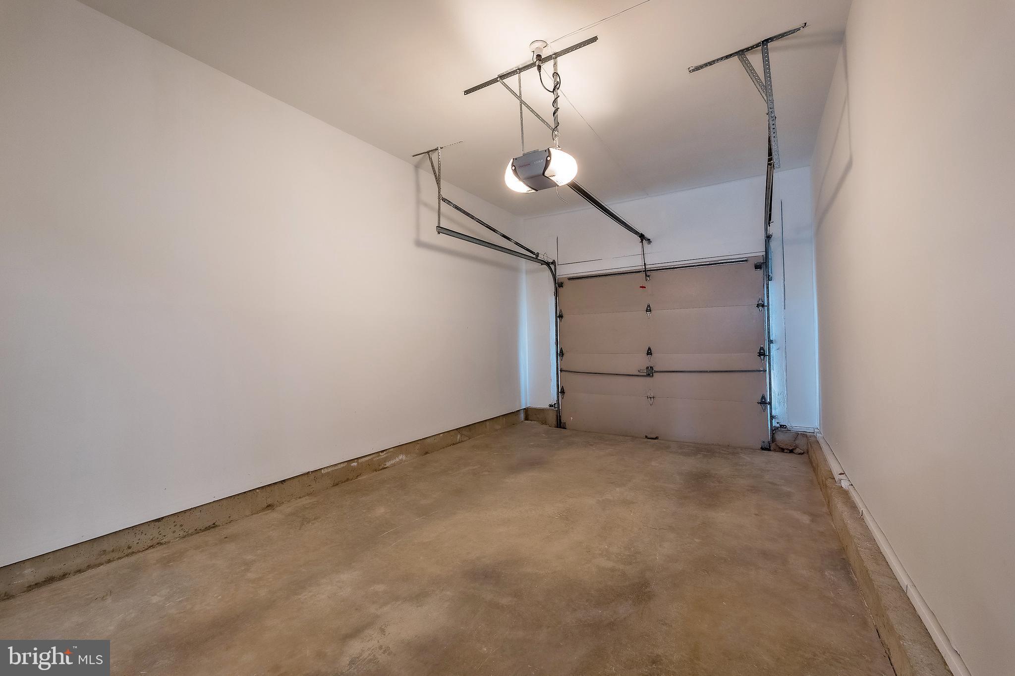 SILVER SPRING - Residential Lease