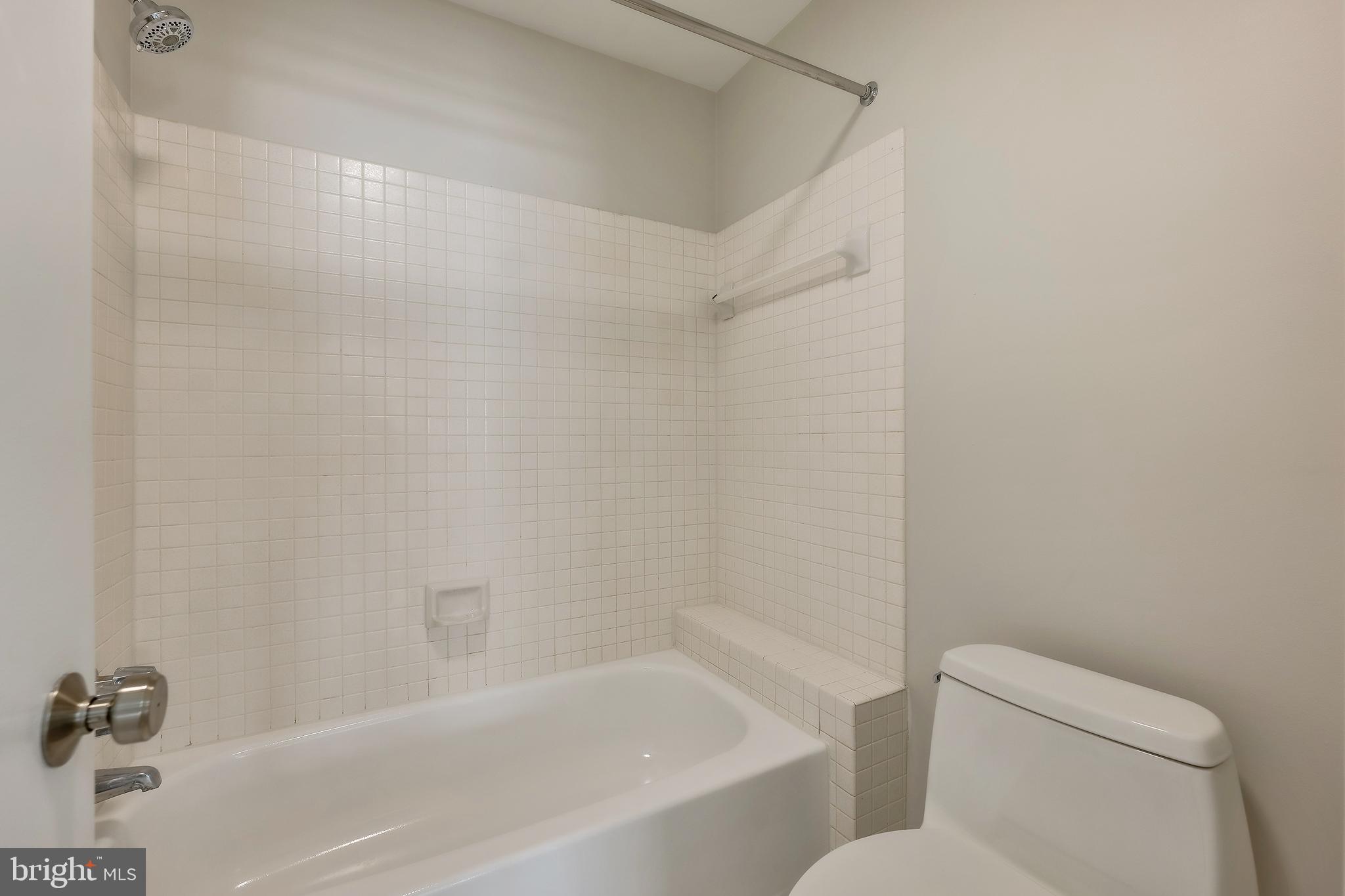 SILVER SPRING - Residential Lease