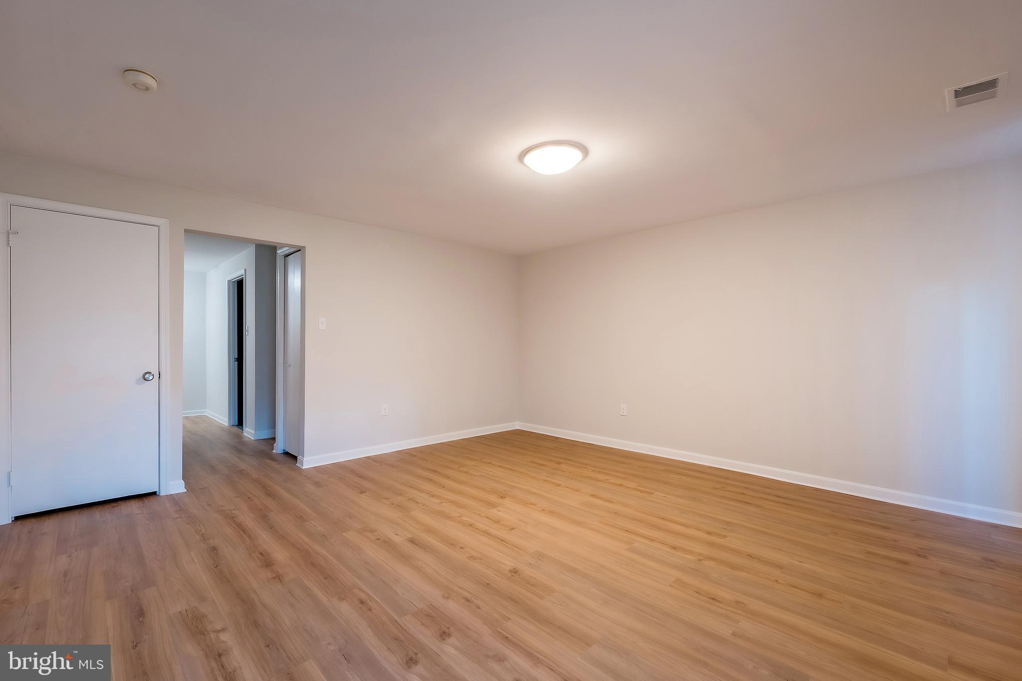 SILVER SPRING - Residential Lease