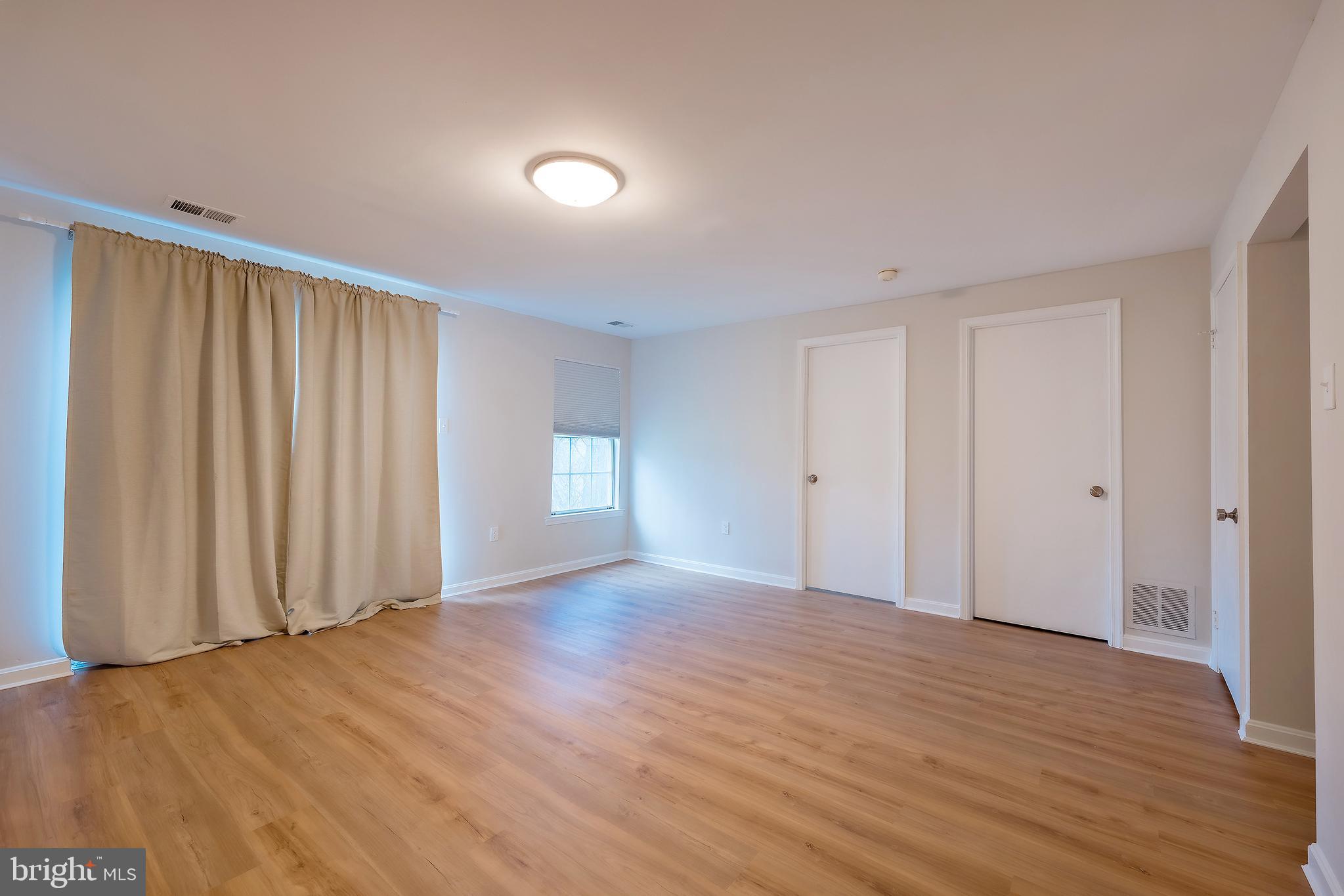 SILVER SPRING - Residential Lease