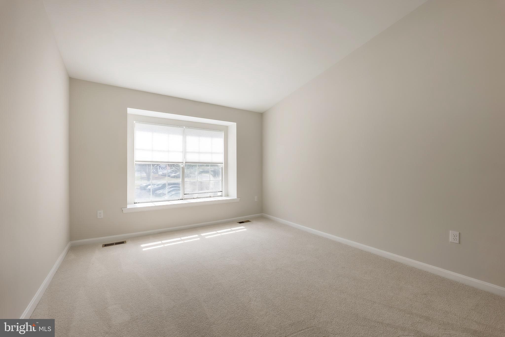 SILVER SPRING - Residential Lease