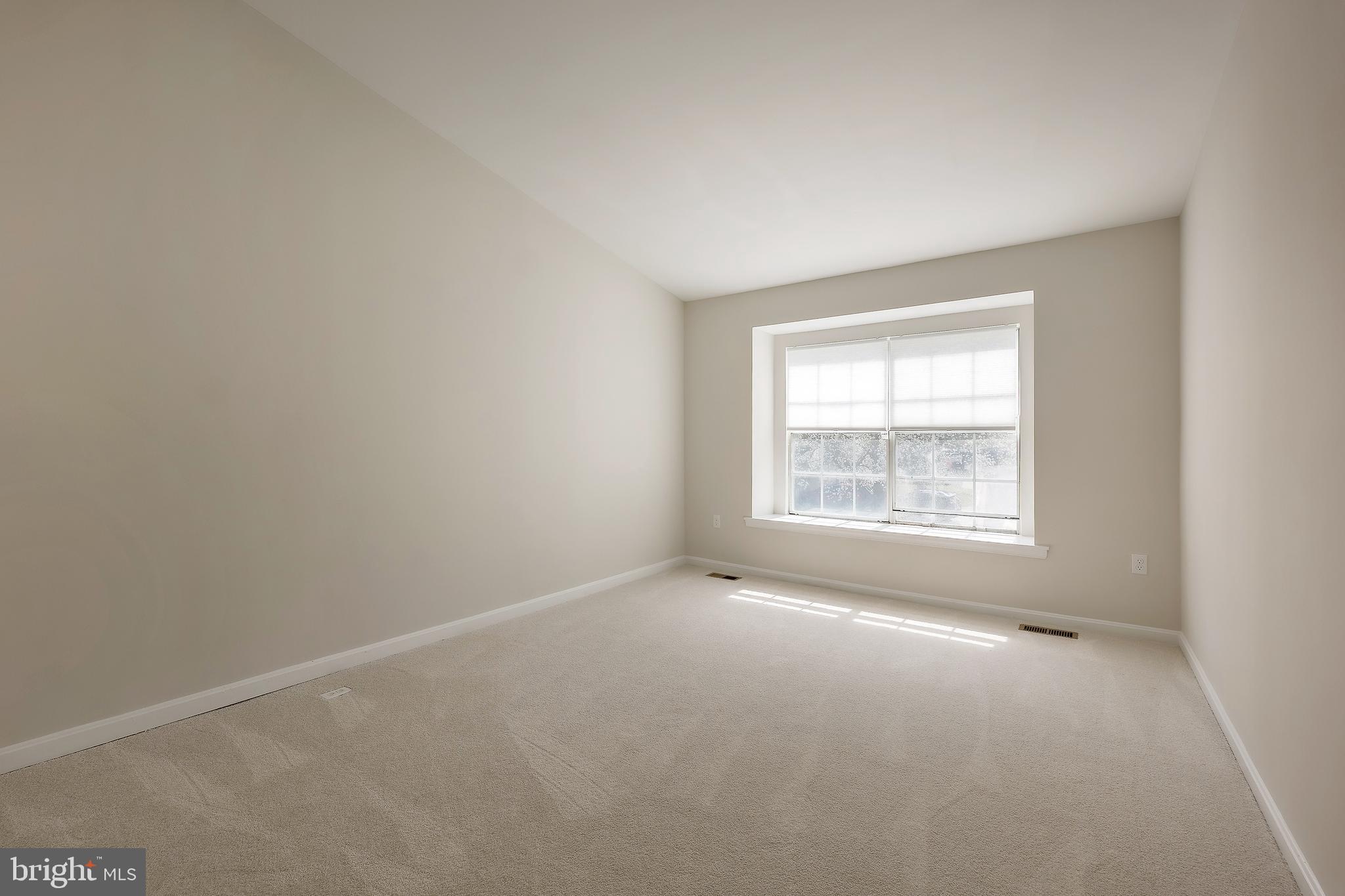 SILVER SPRING - Residential Lease