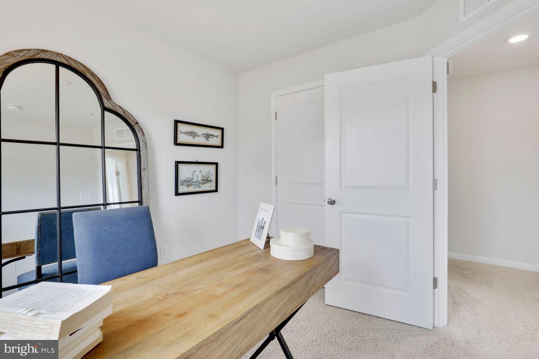 WOODYARD - Residential