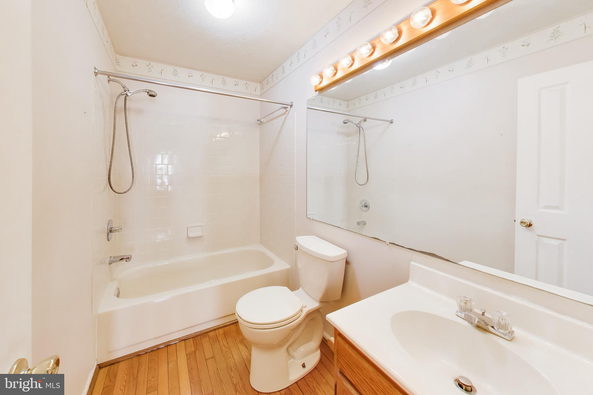SHANNON SQUARE - Residential