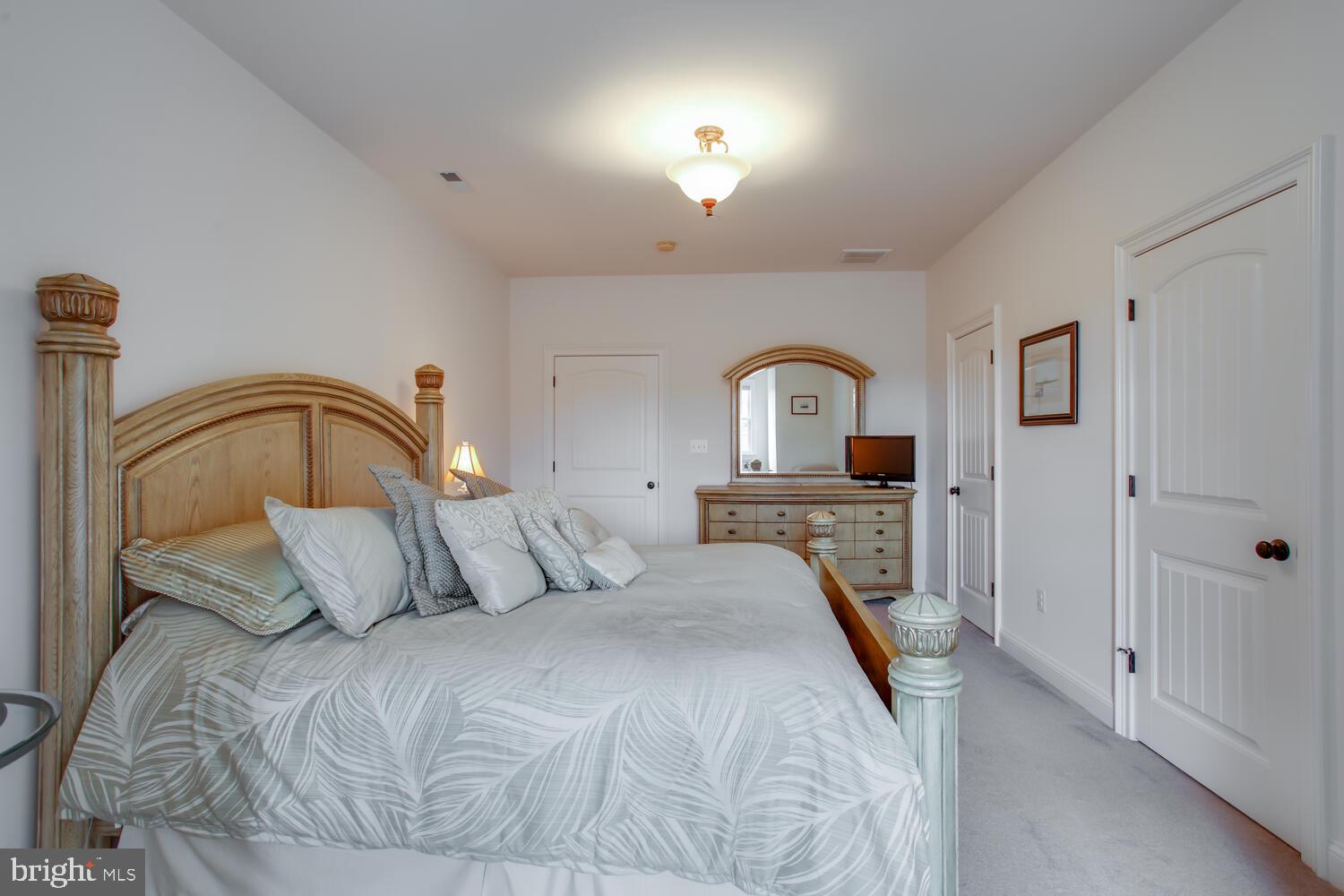 REGULARS - Residential