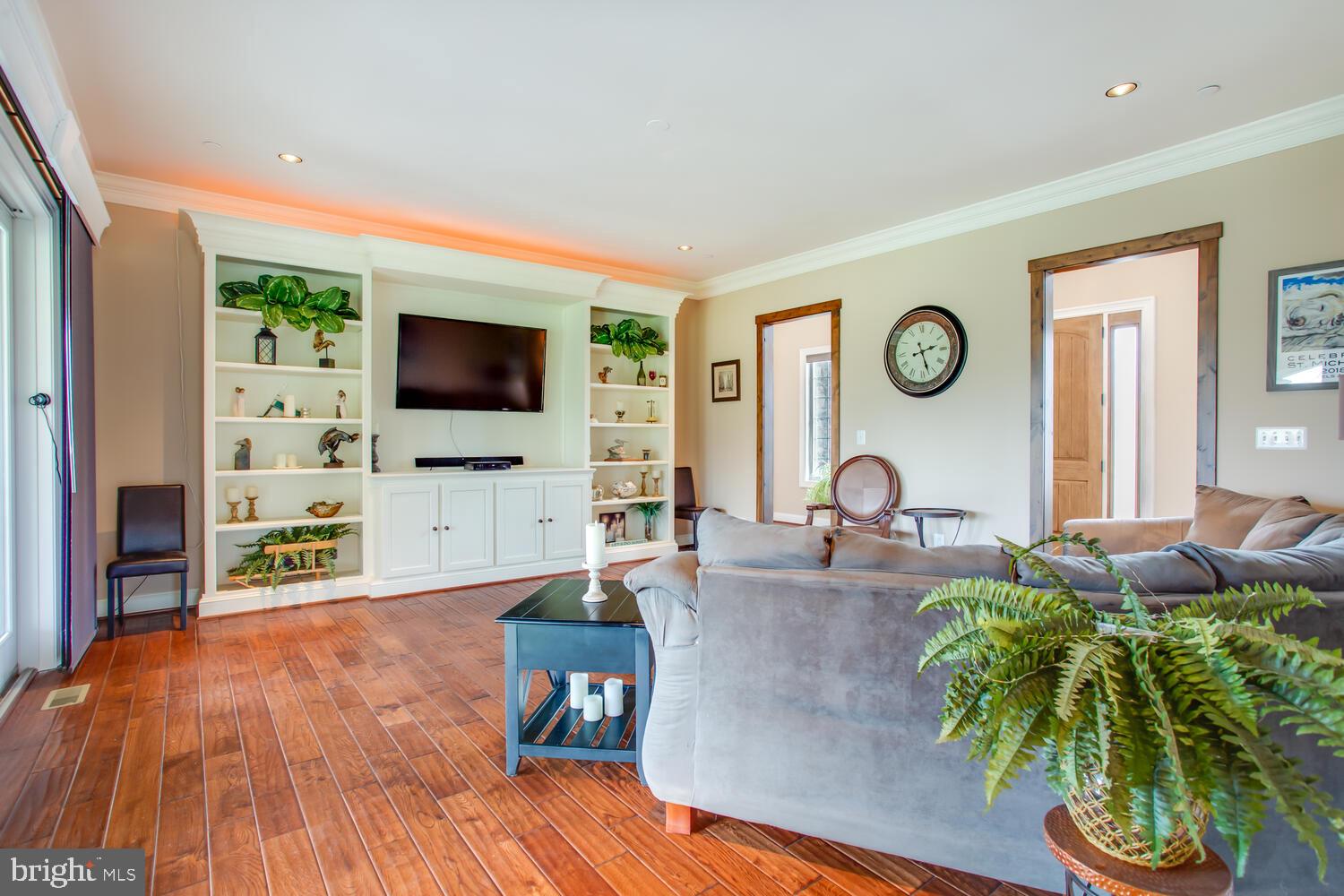 REGULARS - Residential