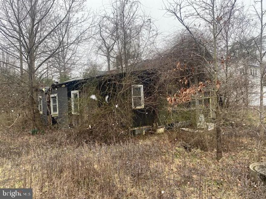 Come build your dream home on this nice level lot on 1.58 Acres. Easy access to 301, Andrews Base, shopping and dining.