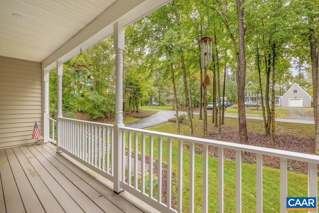 LAKE MONTICELLO - Residential