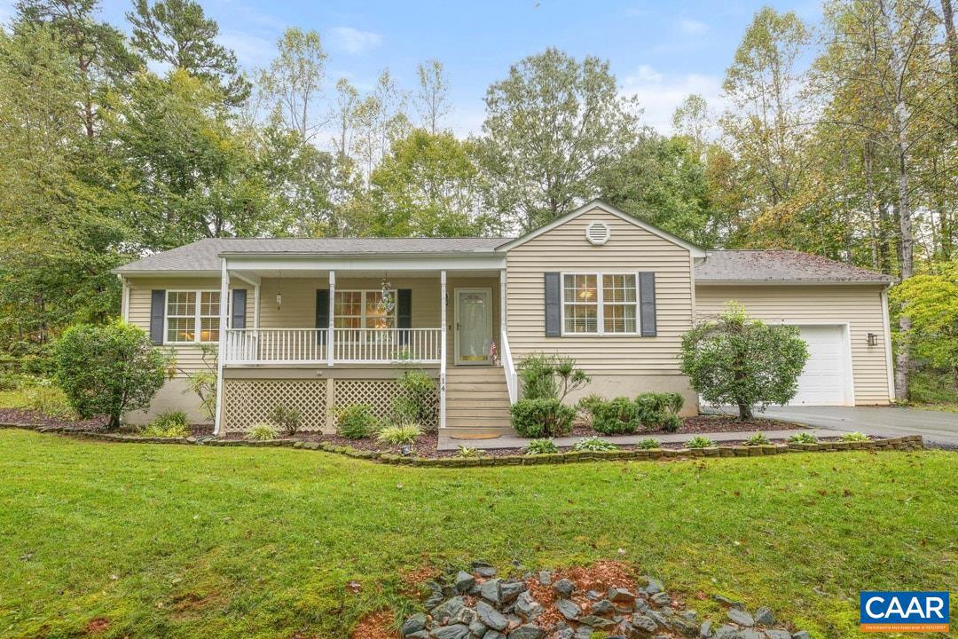 LAKE MONTICELLO - Residential