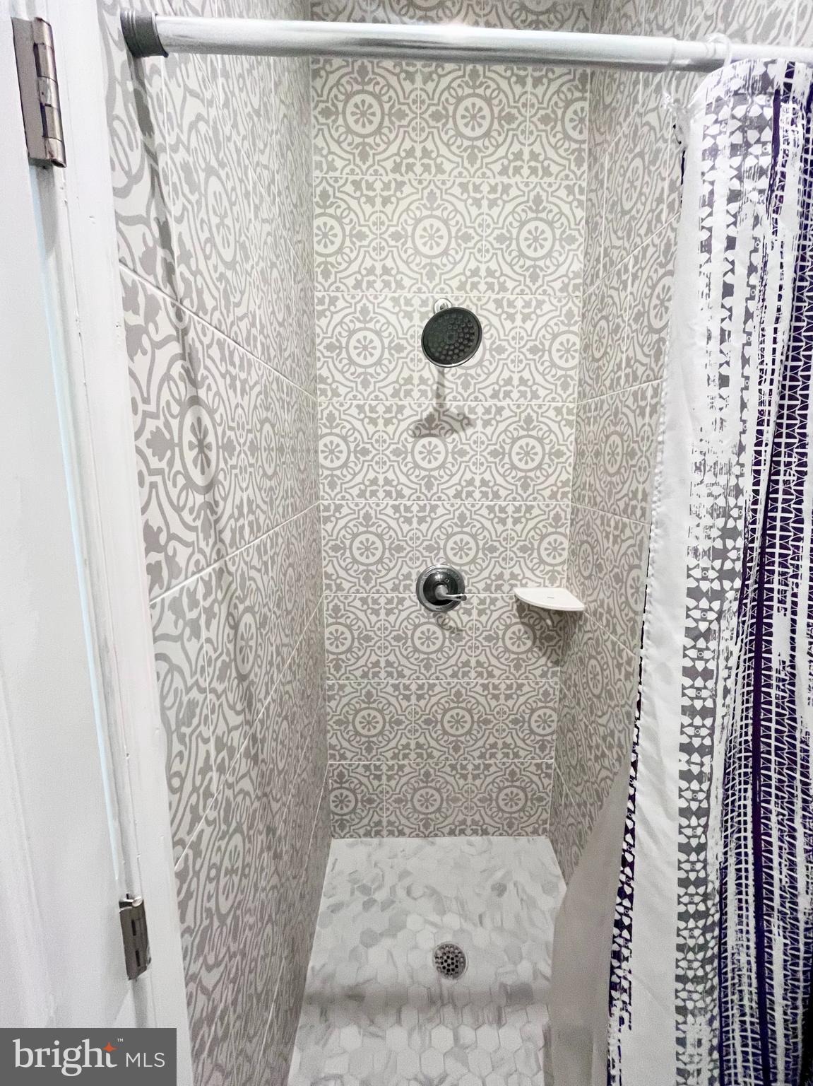 PORT RICHMOND - Residential Lease