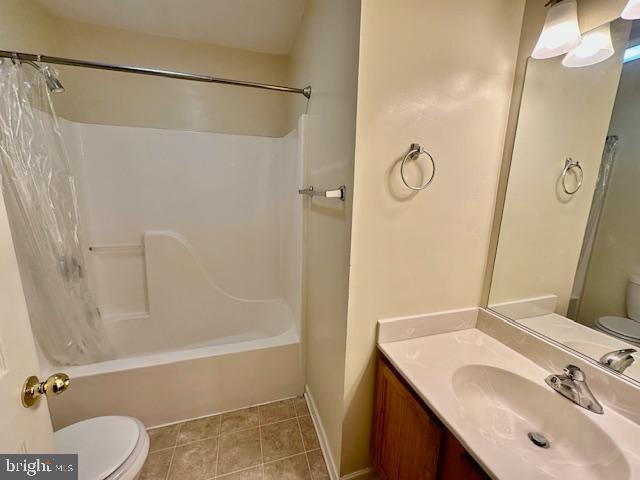 LEXINGTON COURT - Residential Lease