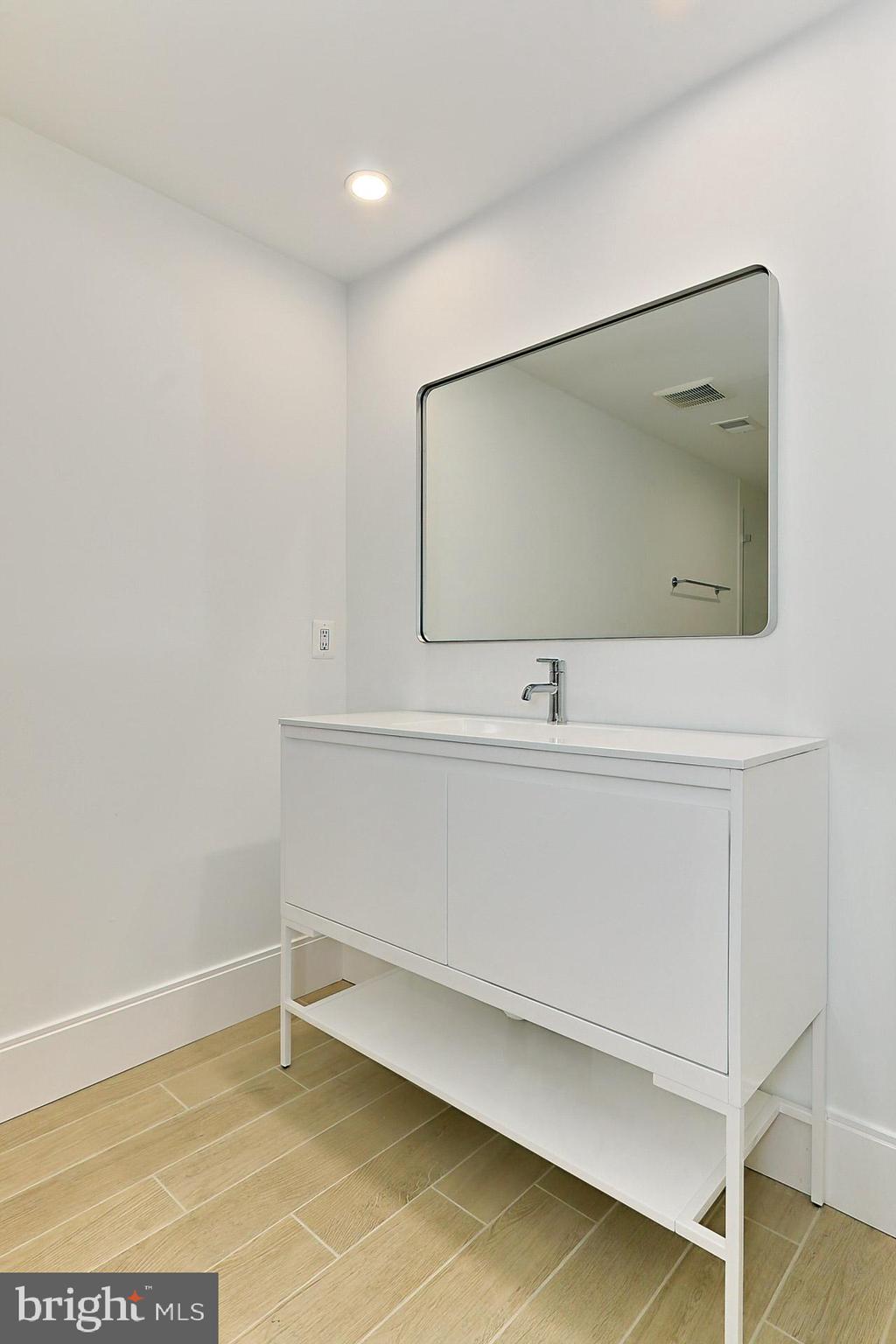 SPRING VILLAGE ESTATES - Residential