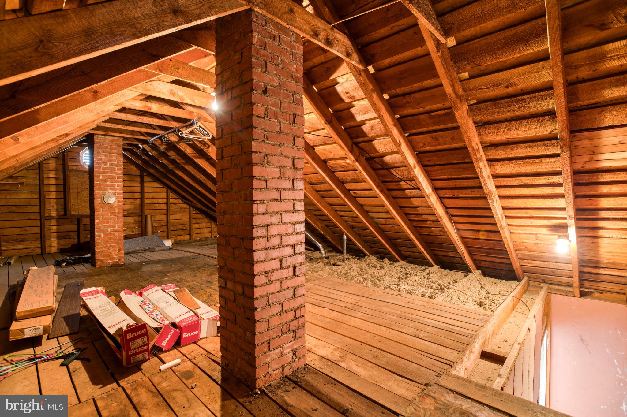 SAUNDERS - Residential