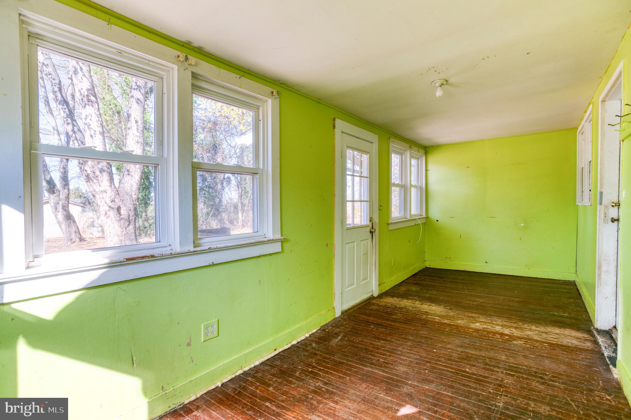 SAUNDERS - Residential