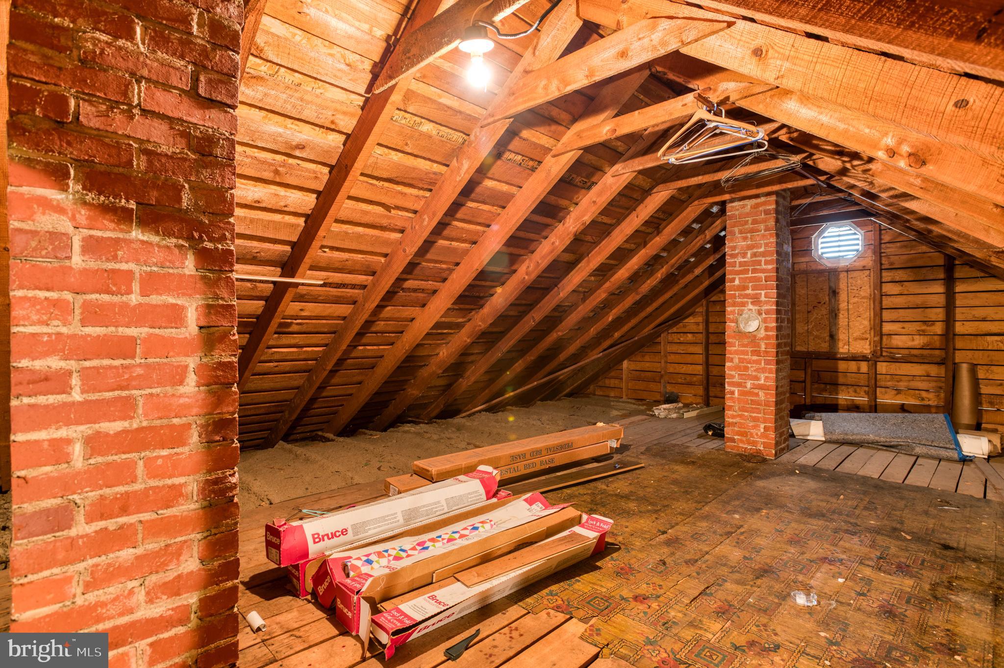 SAUNDERS - Residential